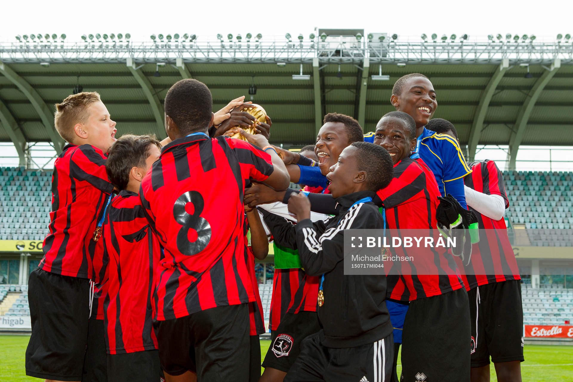 Lizzy Football Club jublar