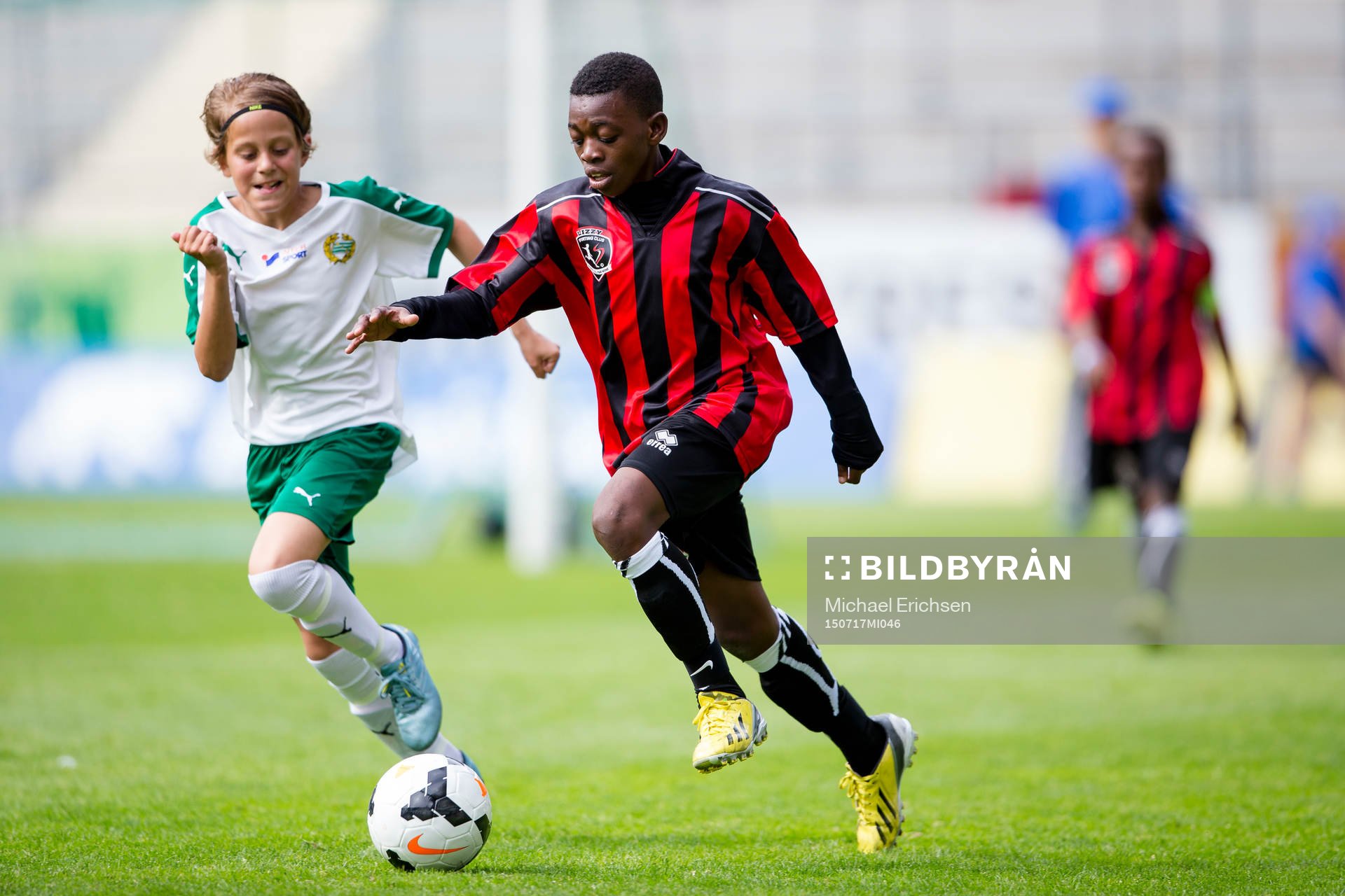 En spelare i Lizzy Football Club före Hammarby spelare