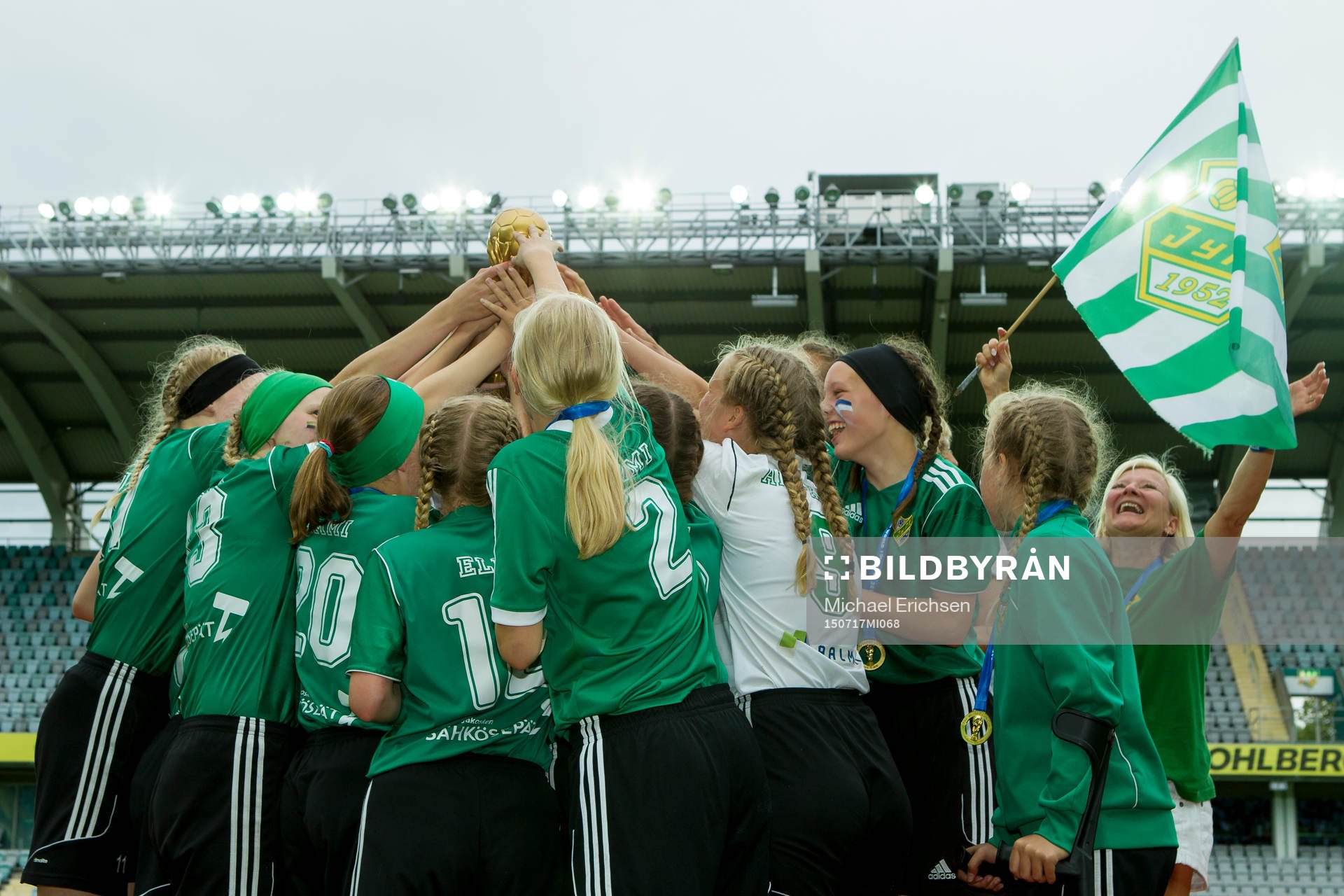 JyPK 02 United lyfter pokalen