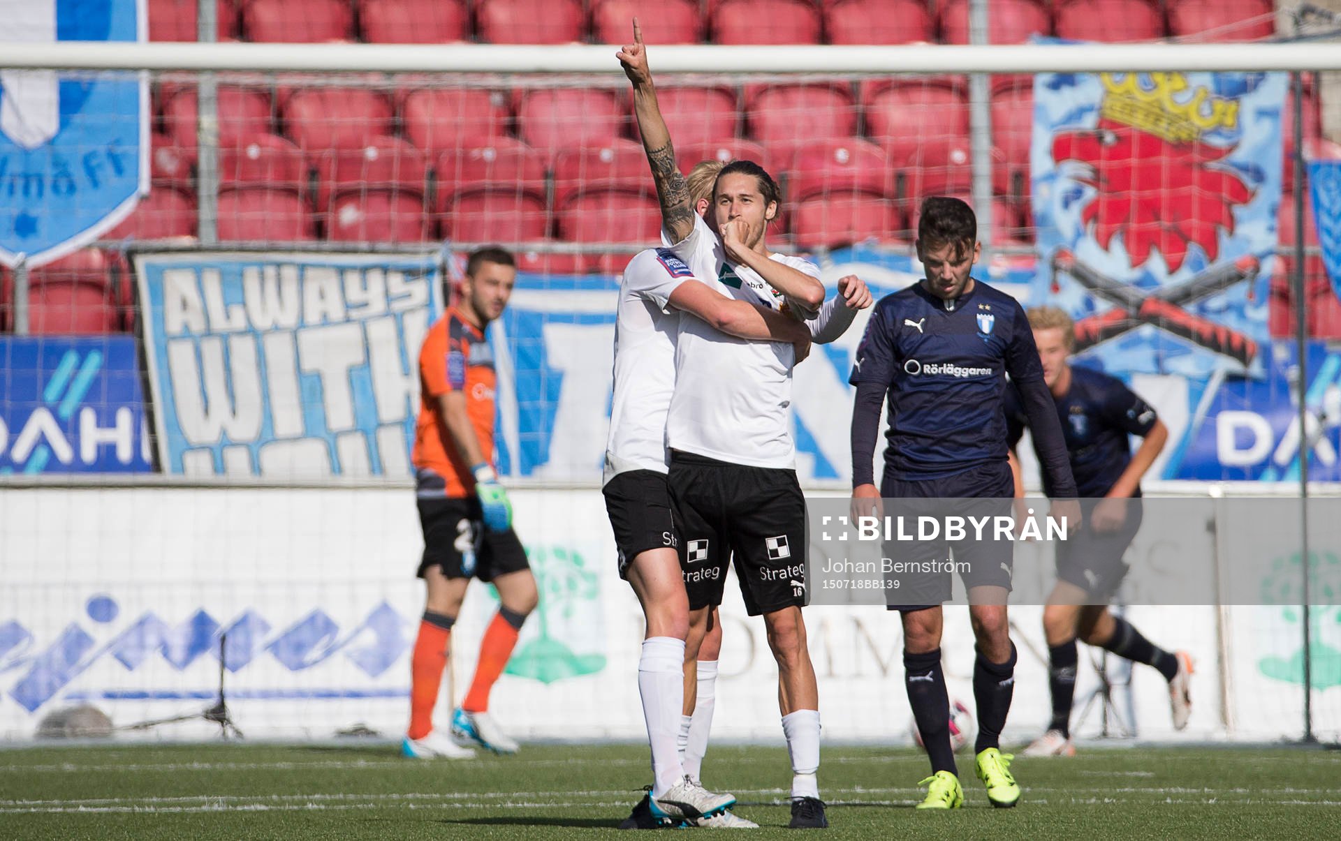 Örebros Daniel Nordmark jublar