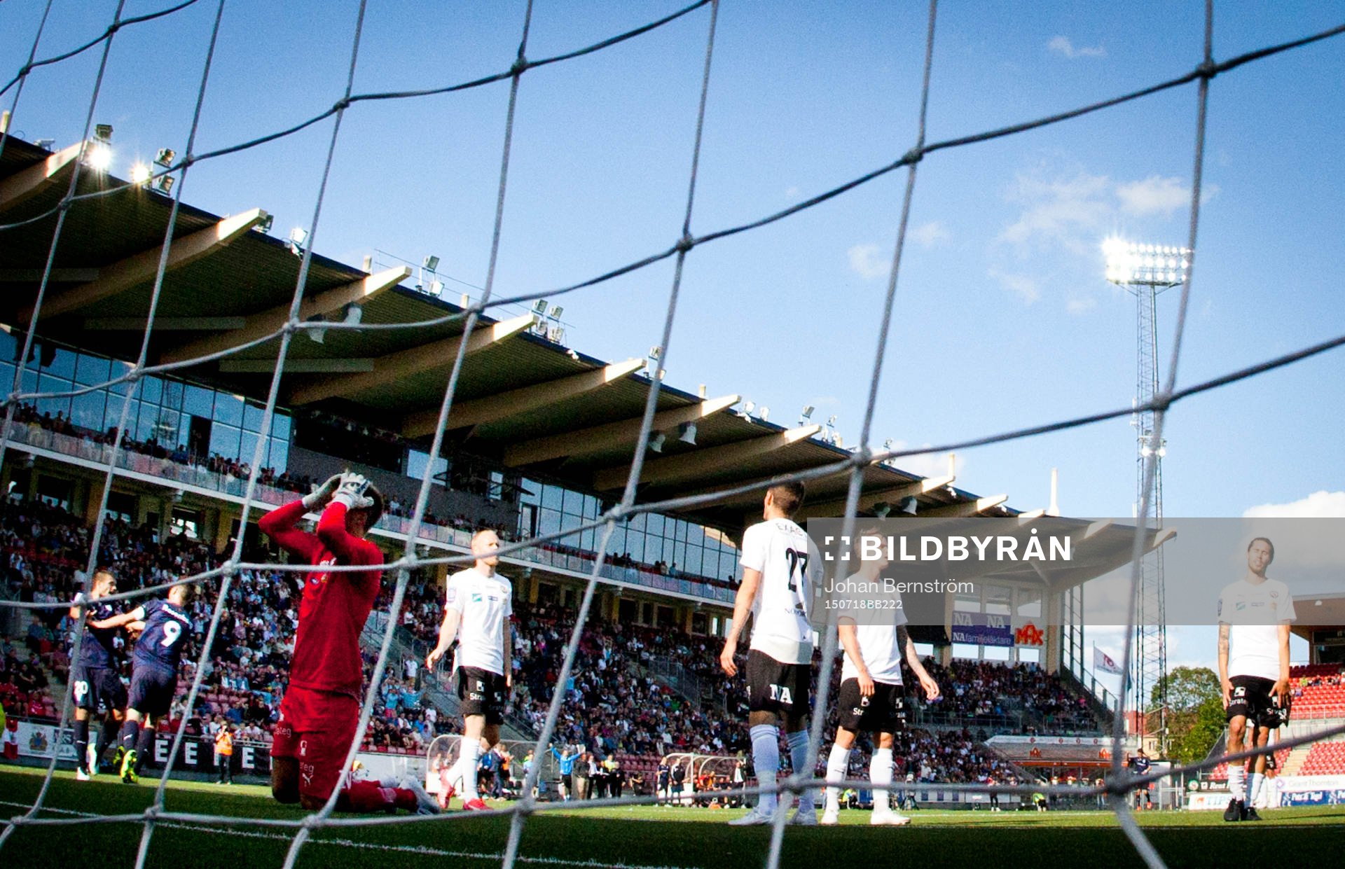 Malmö FFs Markus Rosenberg gör 1-1 och jublar och