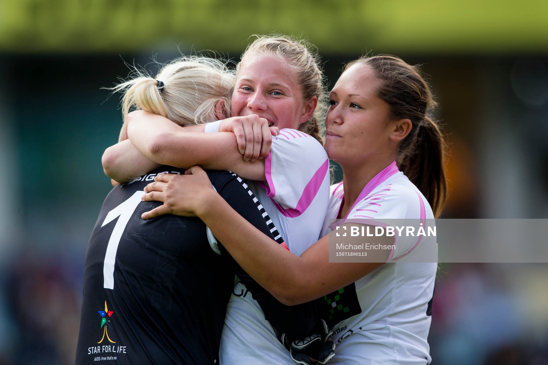 Tre FC Rosengård jublar efter segern i G17E-finalen i Gothia Cup mellan FC Rosengård och Eskilsuna United DFF den 18 juli 2015 i Göteborg