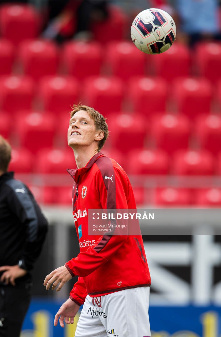 Kalmars Rasmus Elm  värmer