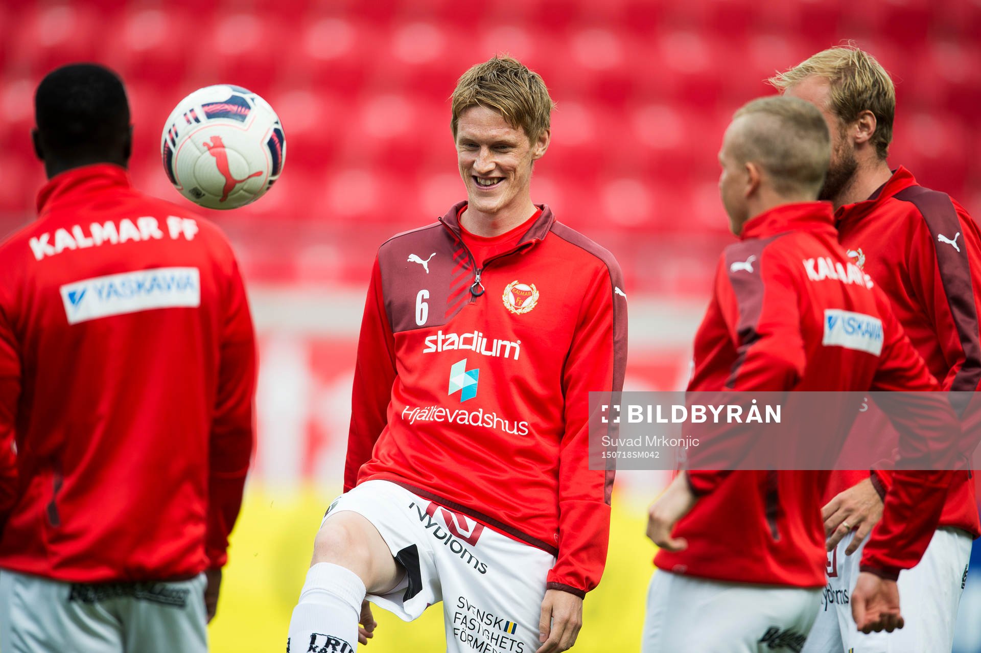 Kalmars Rasmus Elm värmer
