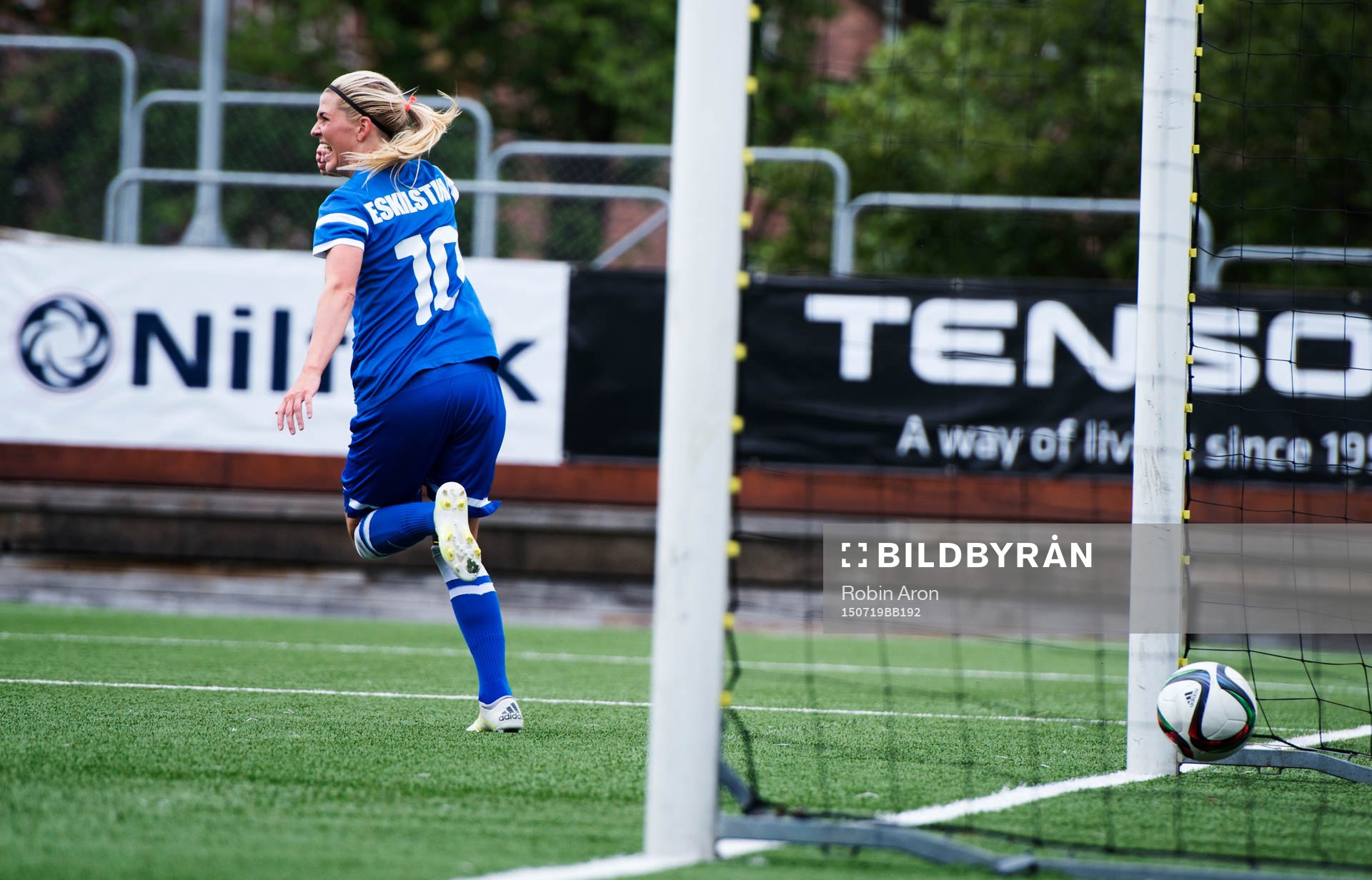 Eskilstuna Olivia Schough jublar