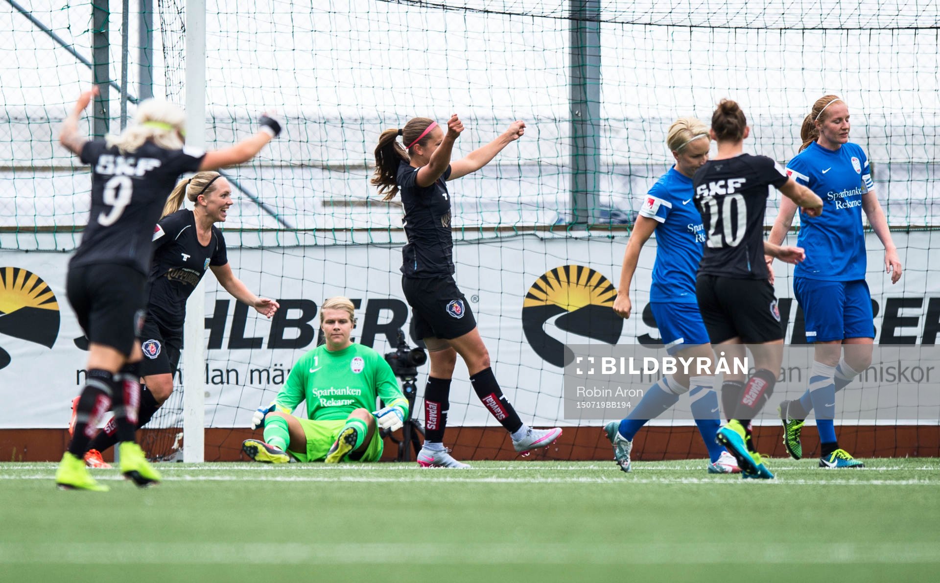 Göteborgs Lieke Martens jublar