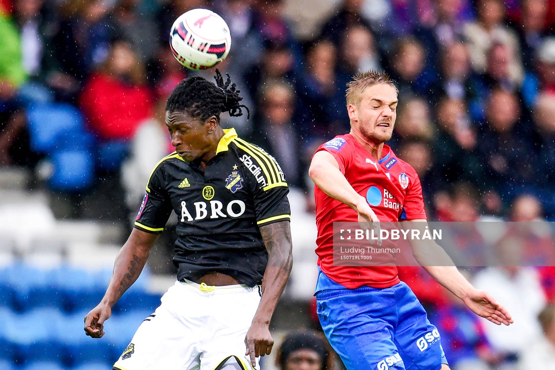 s Dickson Etuhu och Helsingborgs Johan Mårtensson i en