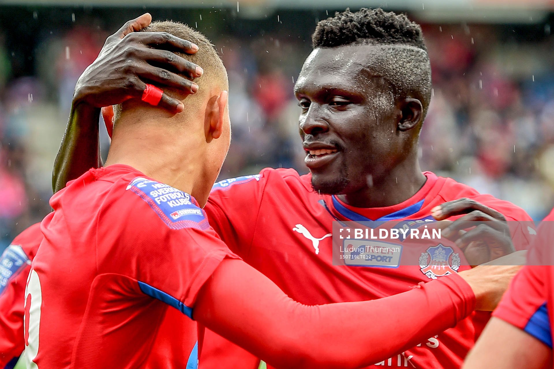 Helsingborgs Lalawélé Atakora firar med Jordan Larsson