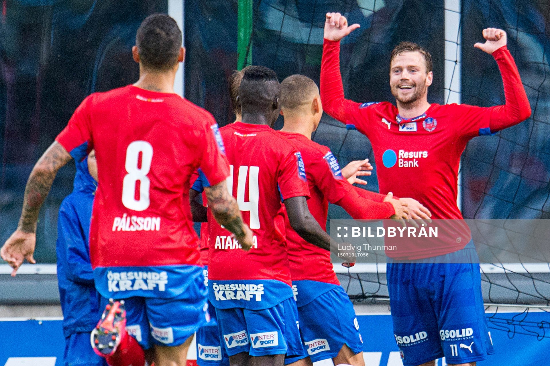 Helsingborgs Arnór Smárason firar han gjort 3-1