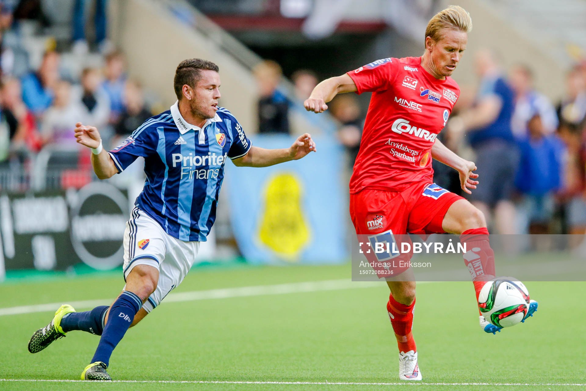 Djurgårdens Kerim Mrabti och Åtvidabergs Andreas Dahlén