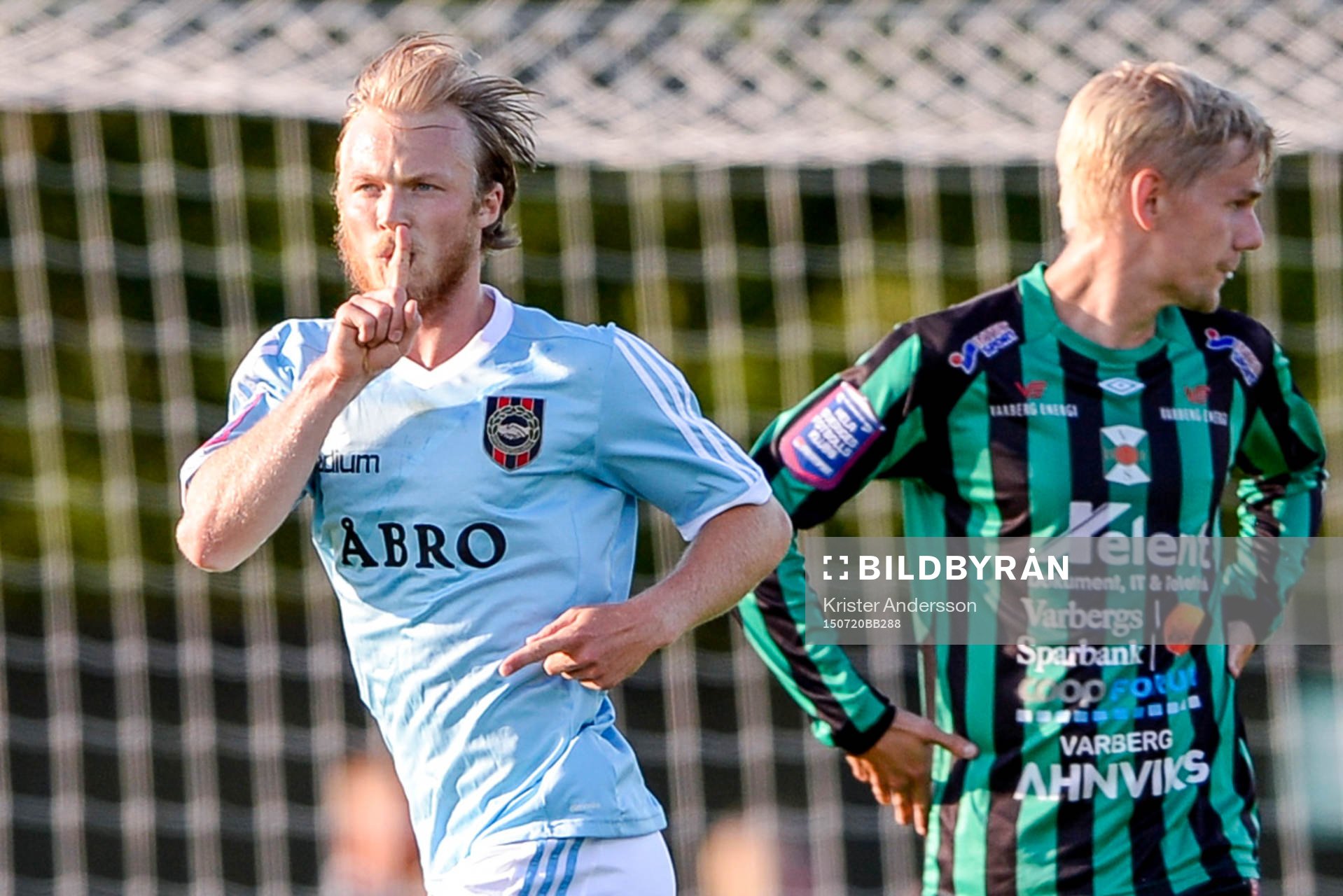 Brommapojkarnas Pontus Åsbrink jublar