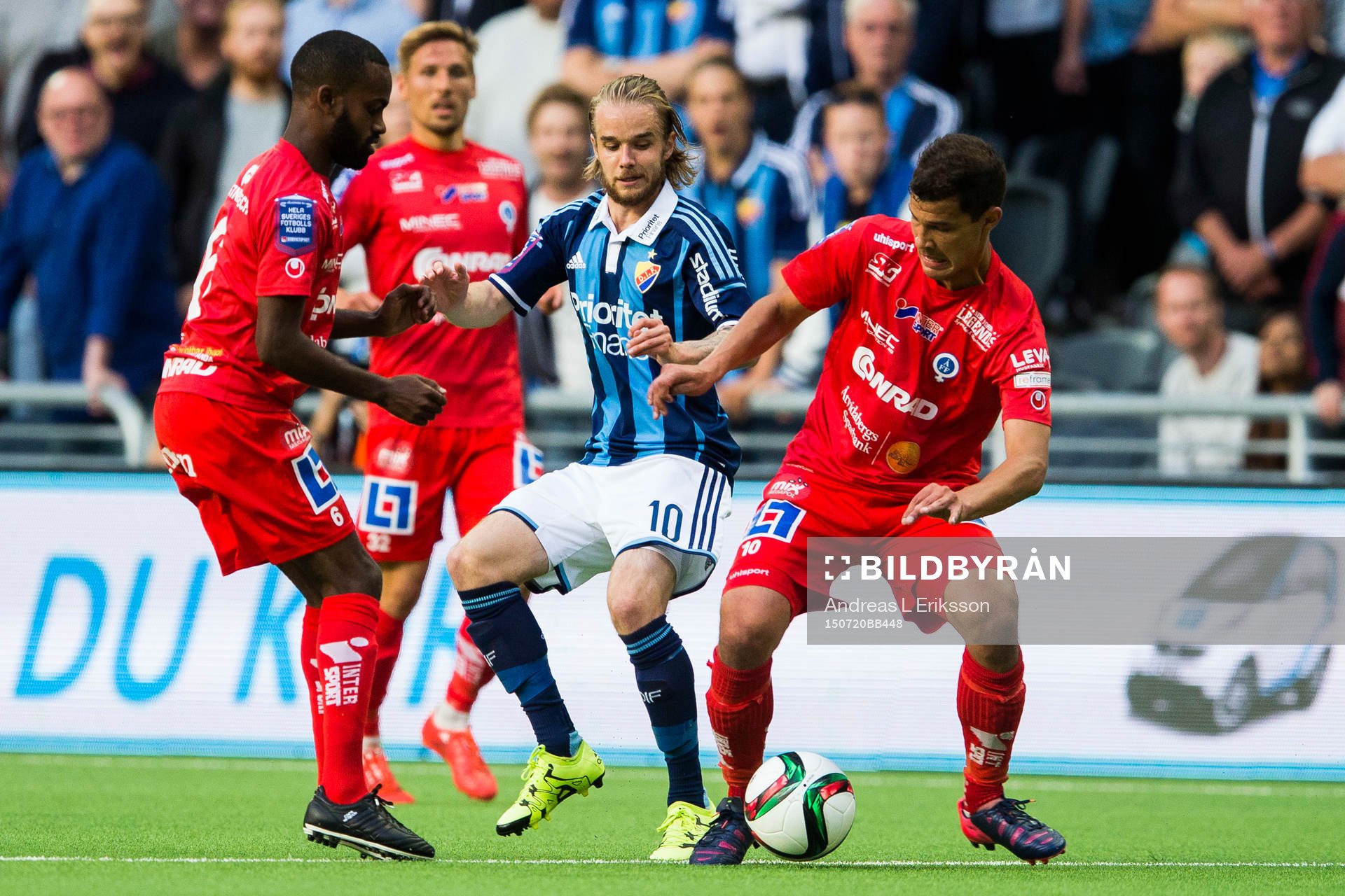 Djurgårdens Daniel Berntsen (m) mot Åtvidabergs Ammar