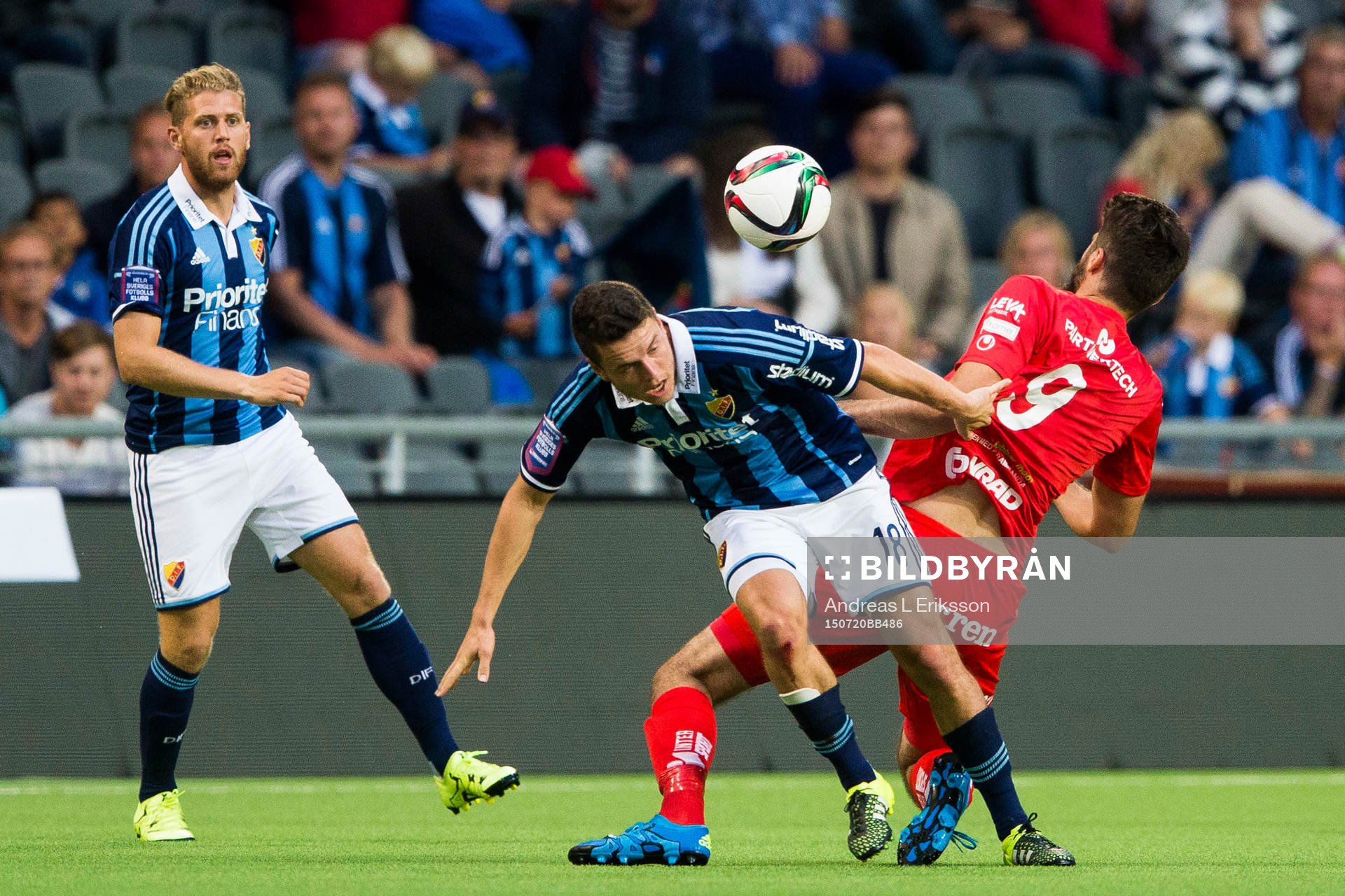 Djurgårdens Kerim Mrabti och Åtvidabergs Ajsel Kujovic i