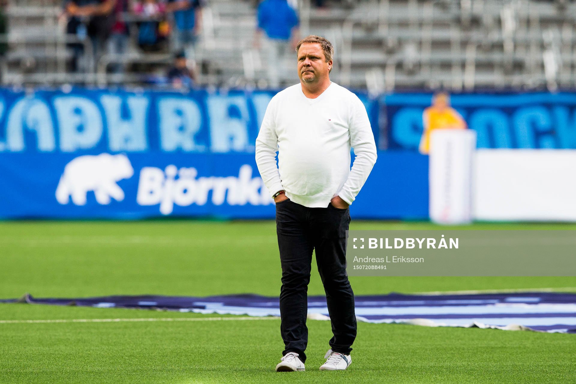 Åtvidabergs tränare Roar Hansen  innan fotbollsmatchen i