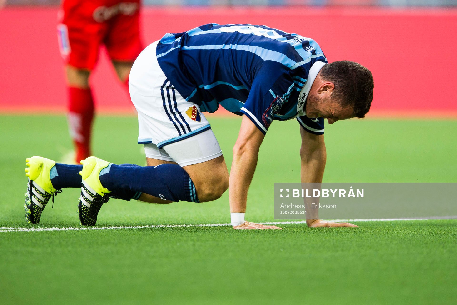 Djurgårdens Kerim Mrabti grinar illa