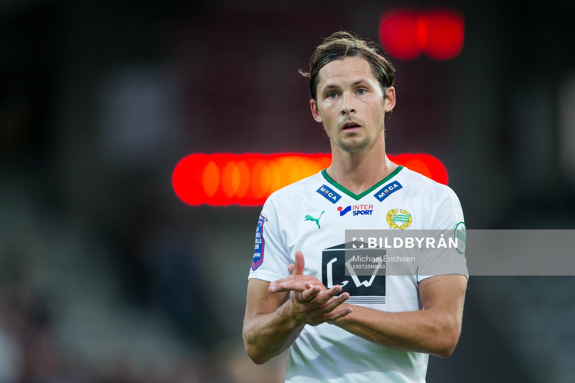 Hammarbys Philip Haglund tackar klacken