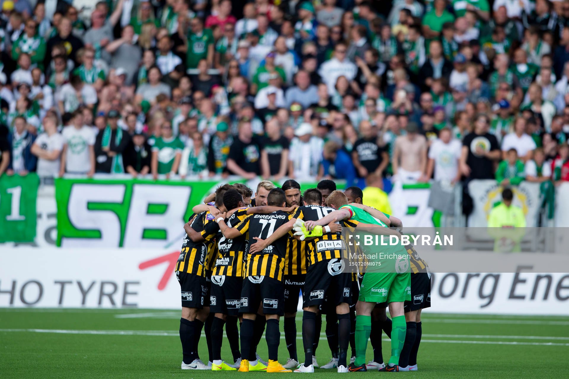 Häcken innan avspark i fotbollsmatchen i Allsvenskan