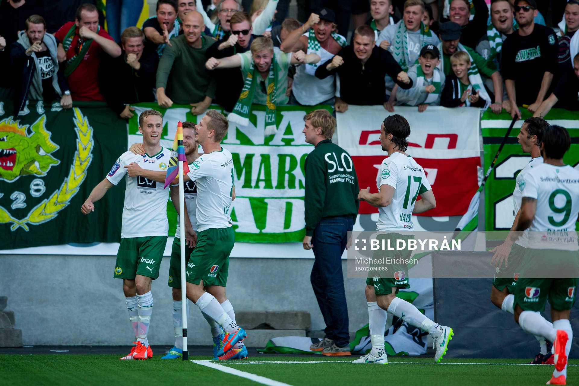 Hammarbys Fredrik Torsteinbö firar sitt kvitteringsmål 1-1