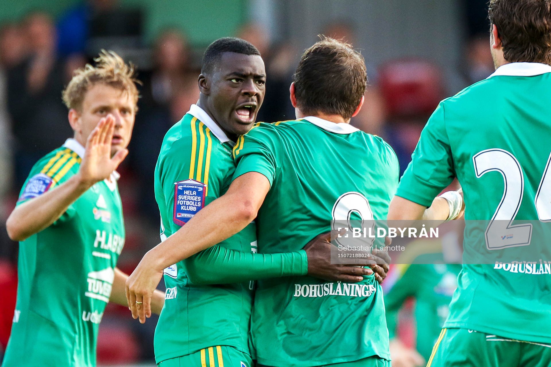 Ljungskiles Ken Sema firar efter 1-2 av Ljungskiles Hannes Stiller under fotbollsmatchen i Superettan mellan Ljungskile och Jönköping den 21 juli 2015 i Ljungskile.