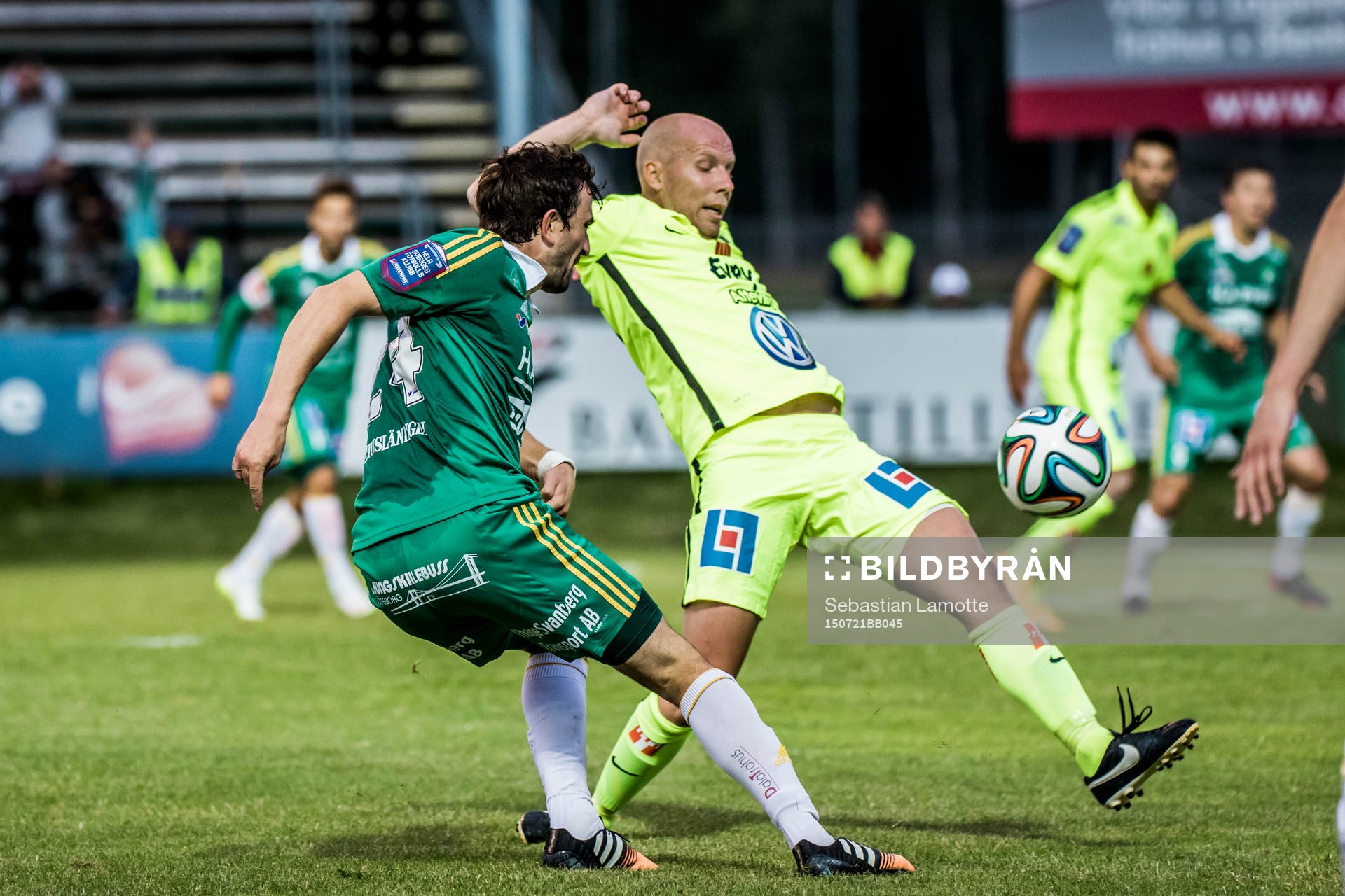 Ljungskiles Aleksandar Kitic skjuter
