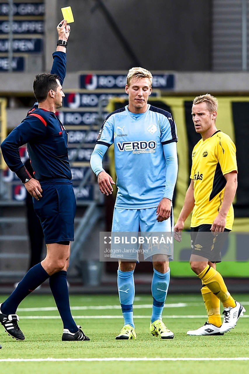 Randers Nicolai Brock-Madsen tilldelas sitt andra gula kort