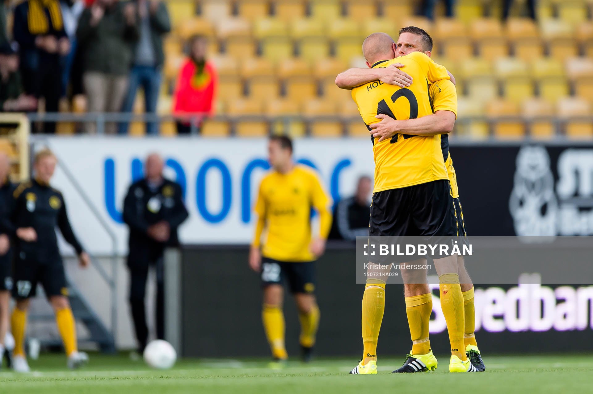 Elfsborgs Anders Svensson och Sebastian Holmén jublar