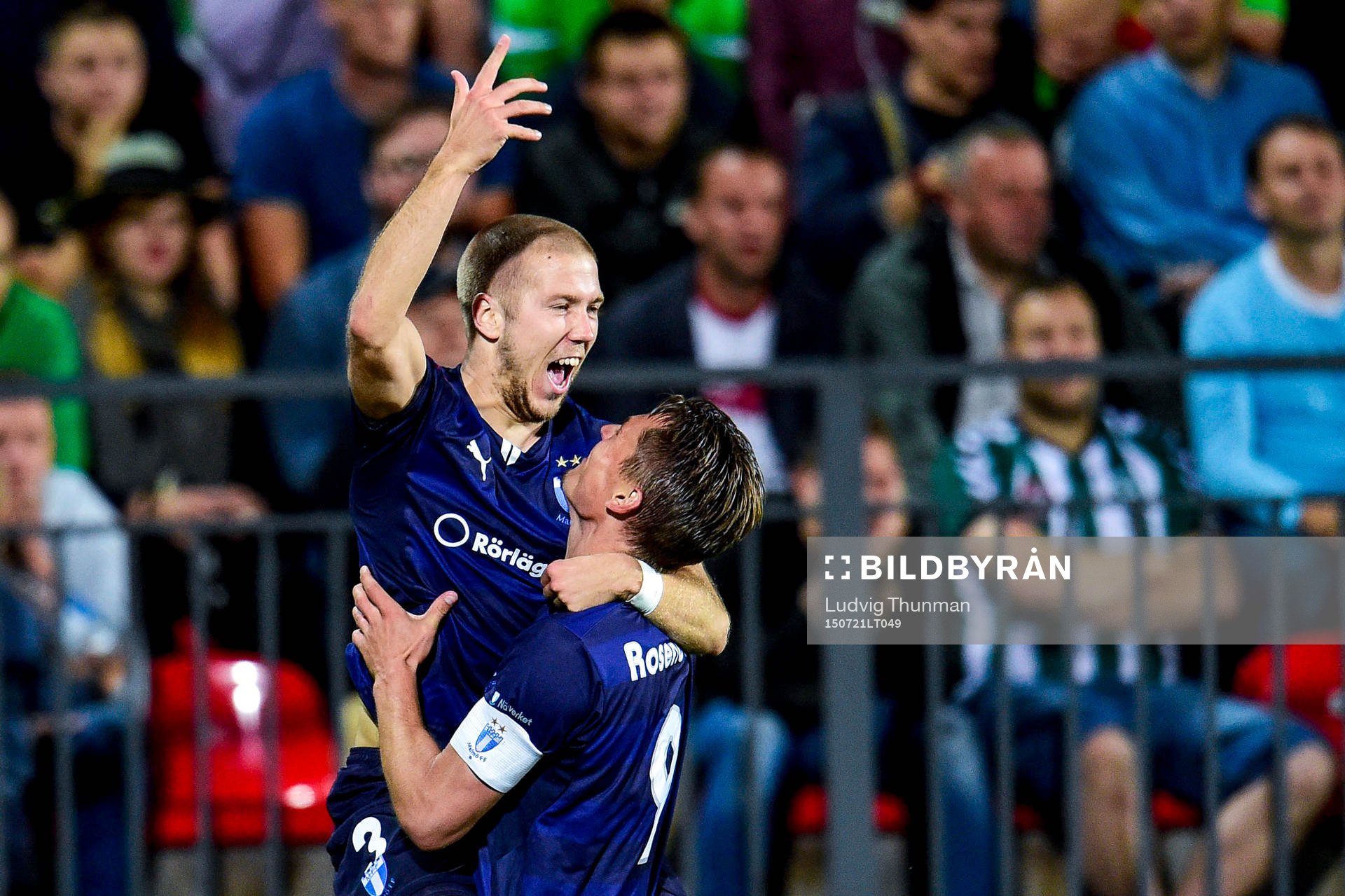 Malmö FFs Anton Tinnerholm firar 0-1 med Markus Rosenberg