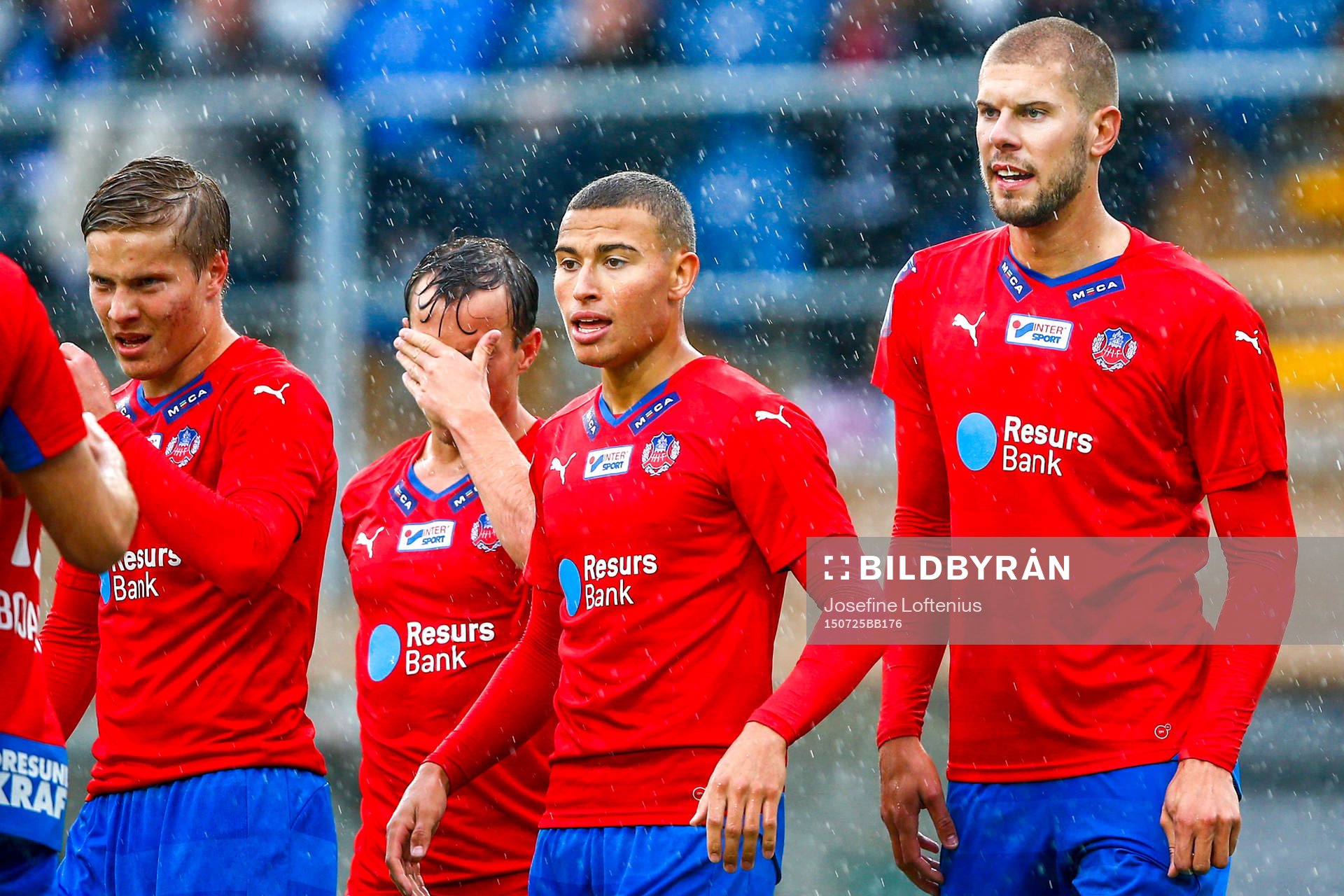 Helsingborgs Jordan Larsson och Robin Simovic firar 0-1