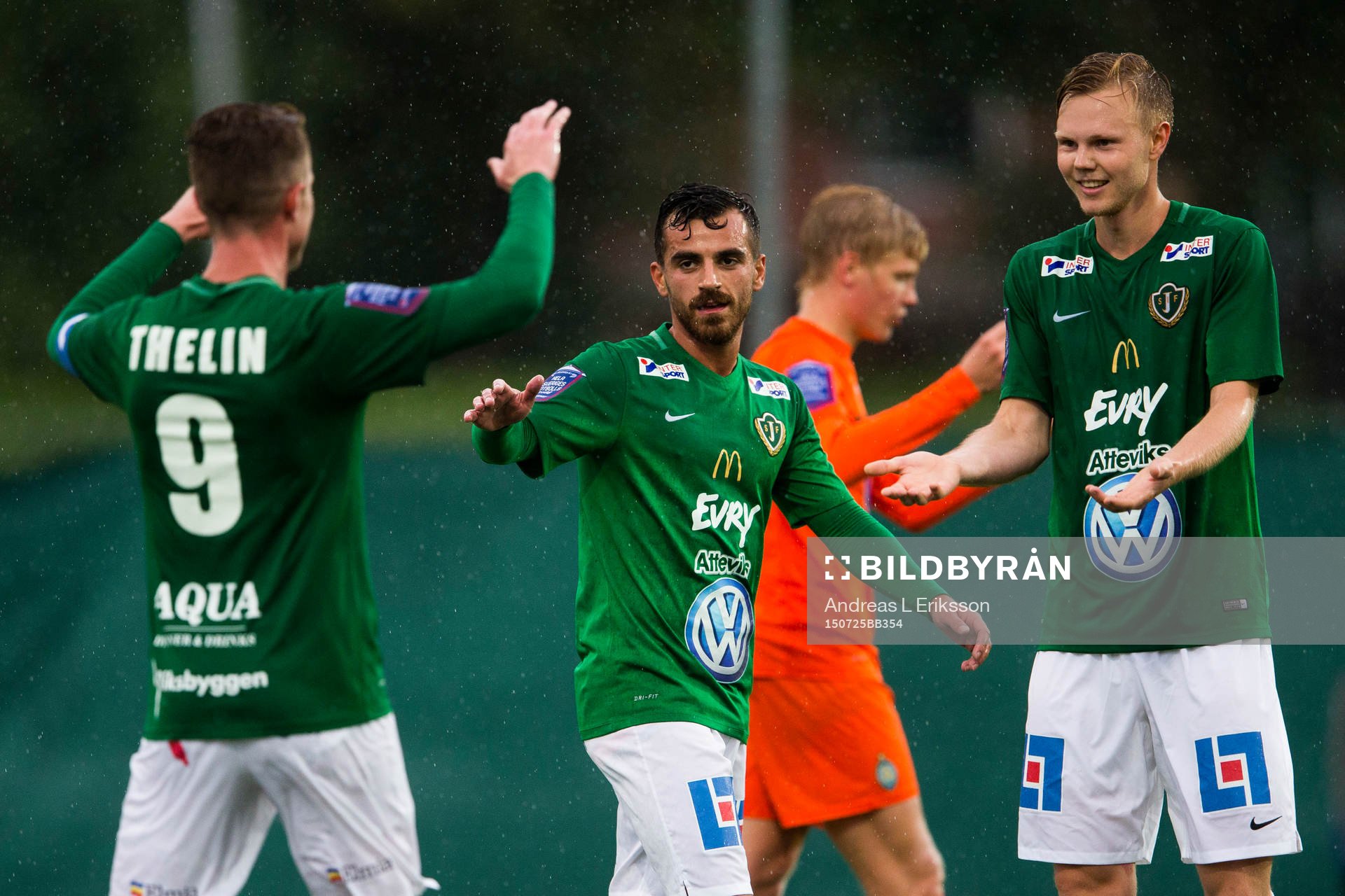 Jönköpings Tommy Thelin jublar