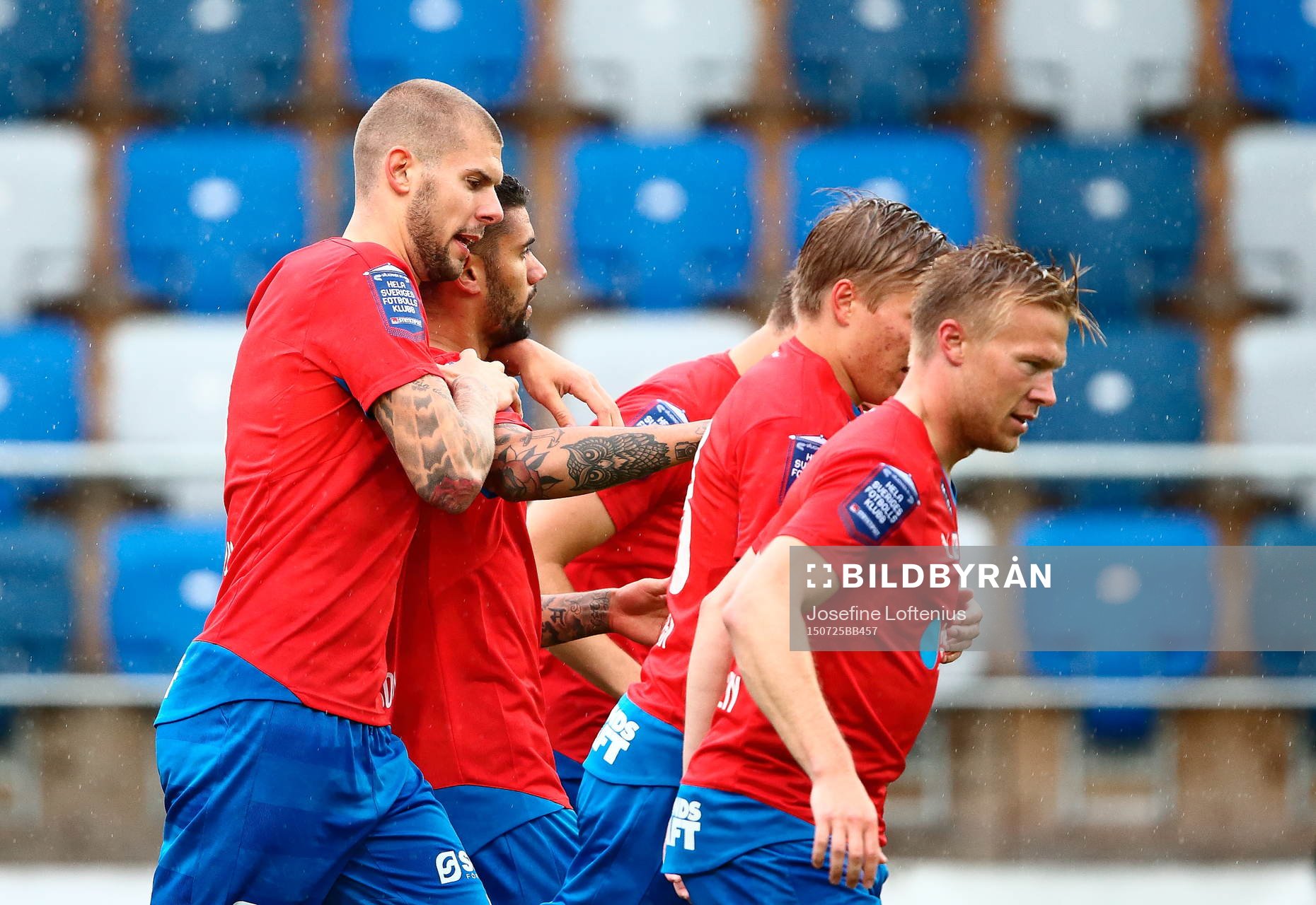 Helsingborgs Robin Simovic kramar om Victor Pálsson