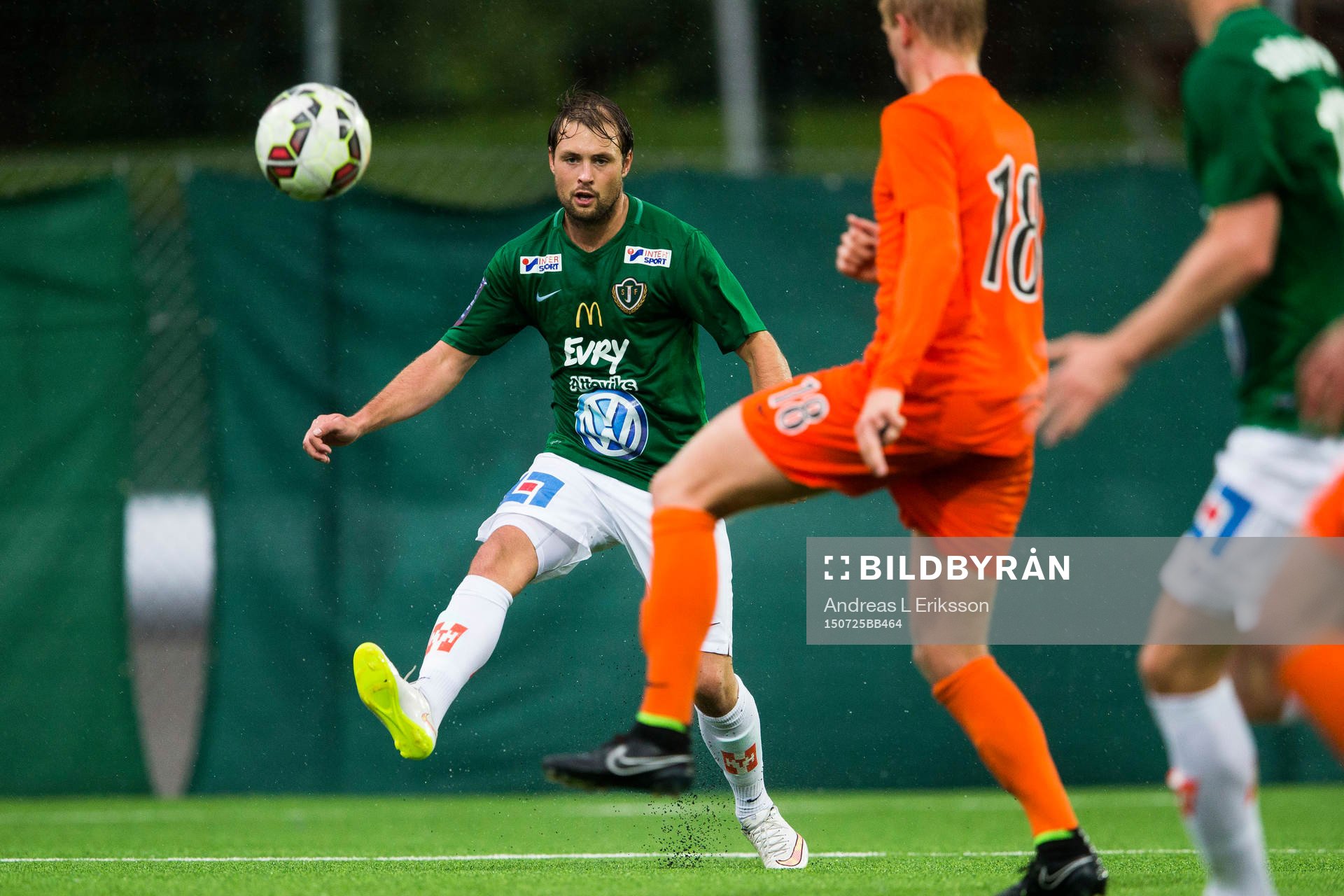 Jönköpings Tom Siwe under fotbollsmatchen i Superettan mellan AFC United och Jönköping den 25 juli 2015 i Stockholm. 