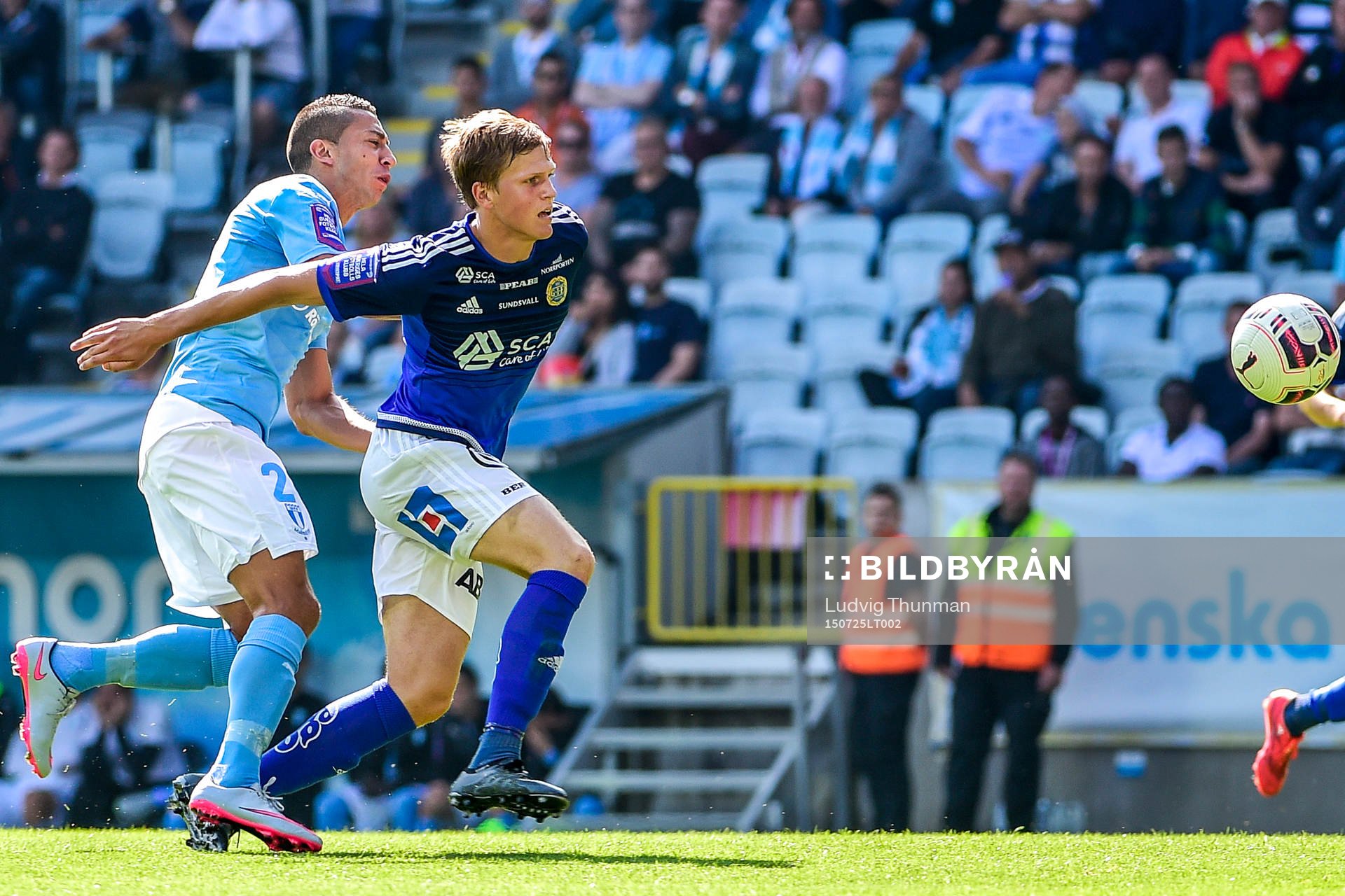 Malmö FFs Nikola Djurjic och Sundsvalls Joakim Nilsson