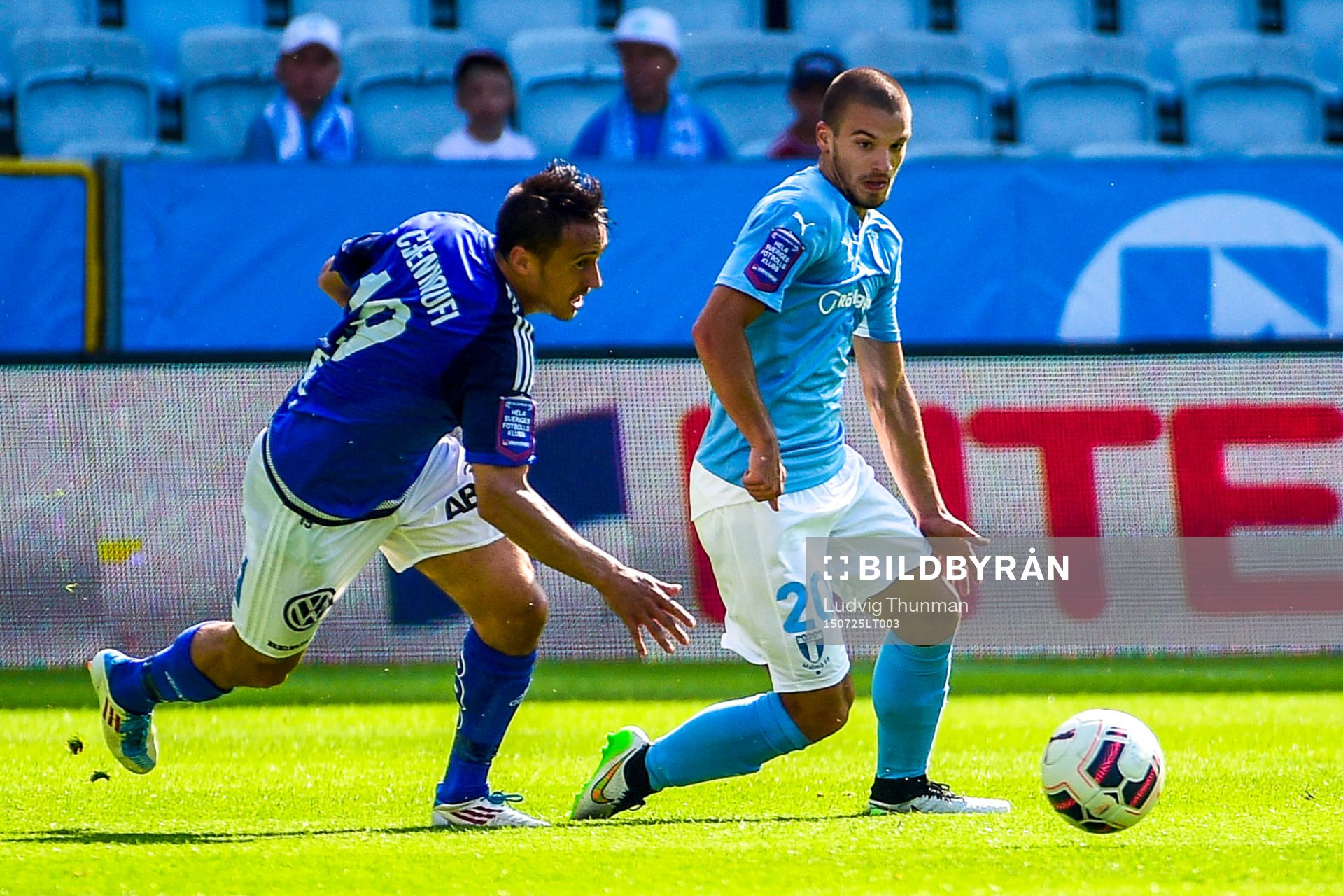 Sundsvalls Adam Chennoufi jagar Malmö FFs Vladimir Rodic