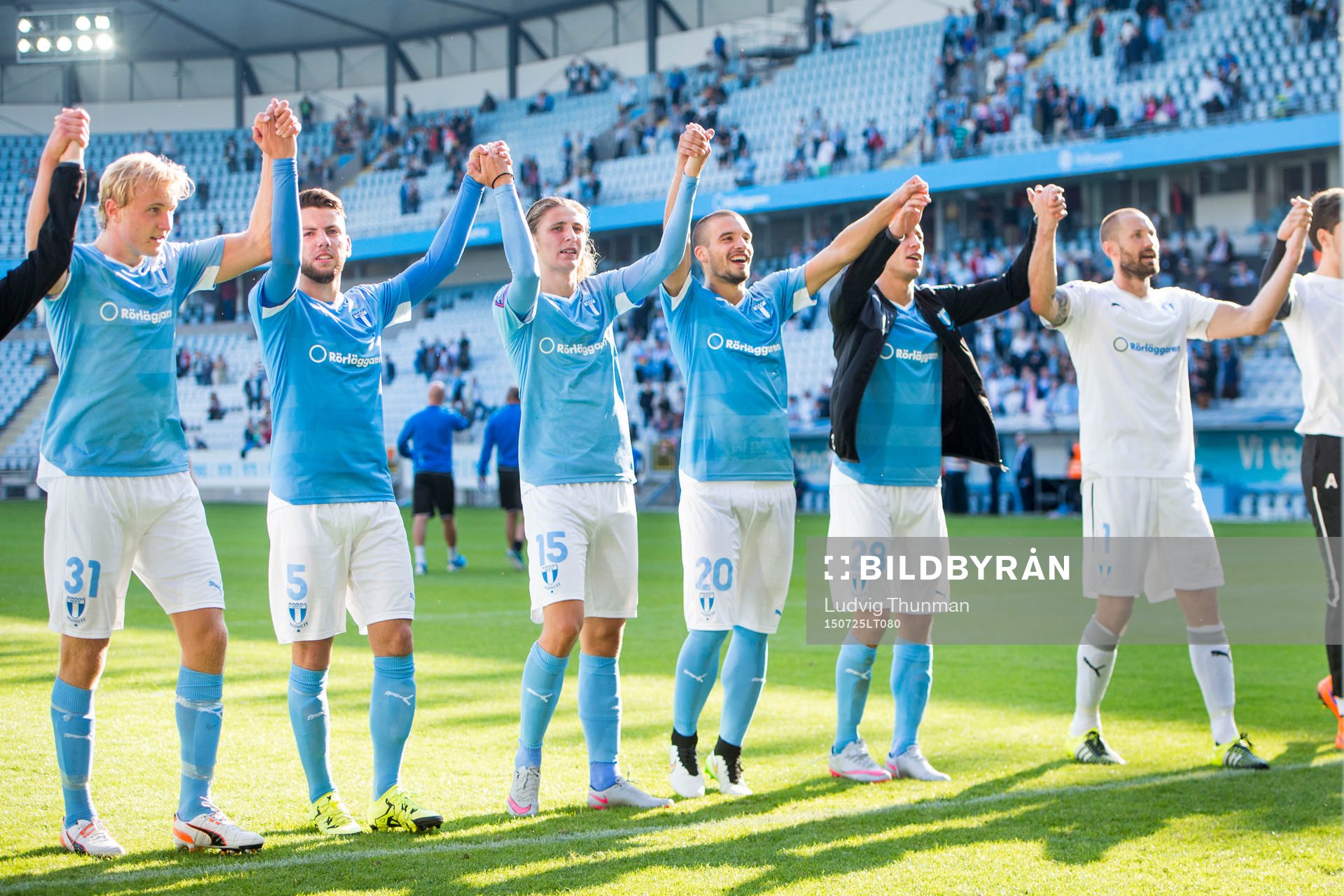 Malmö FFs spelare tackar publikens