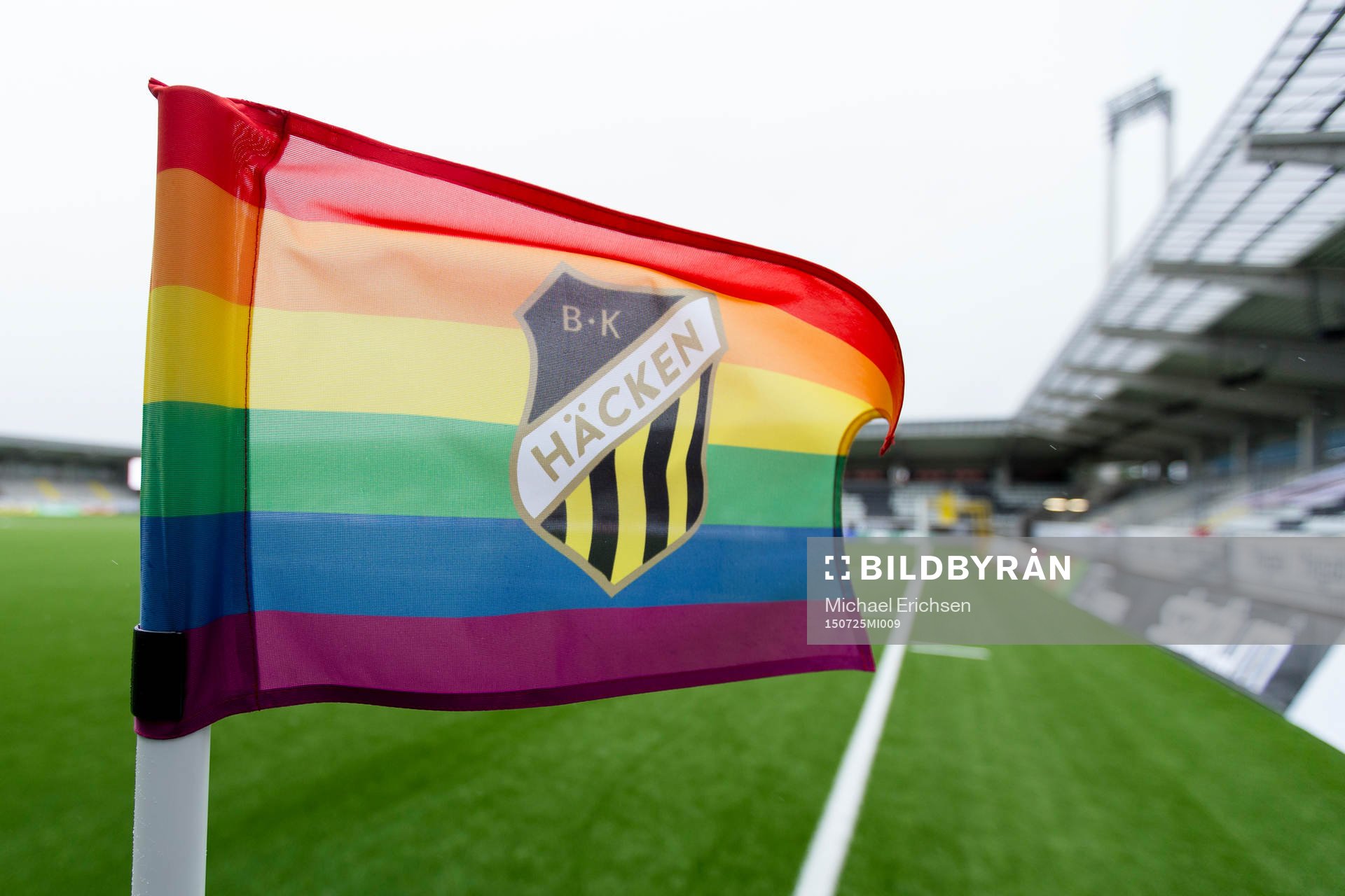 Häckens hörnflagga inne på Bravida Arena innan