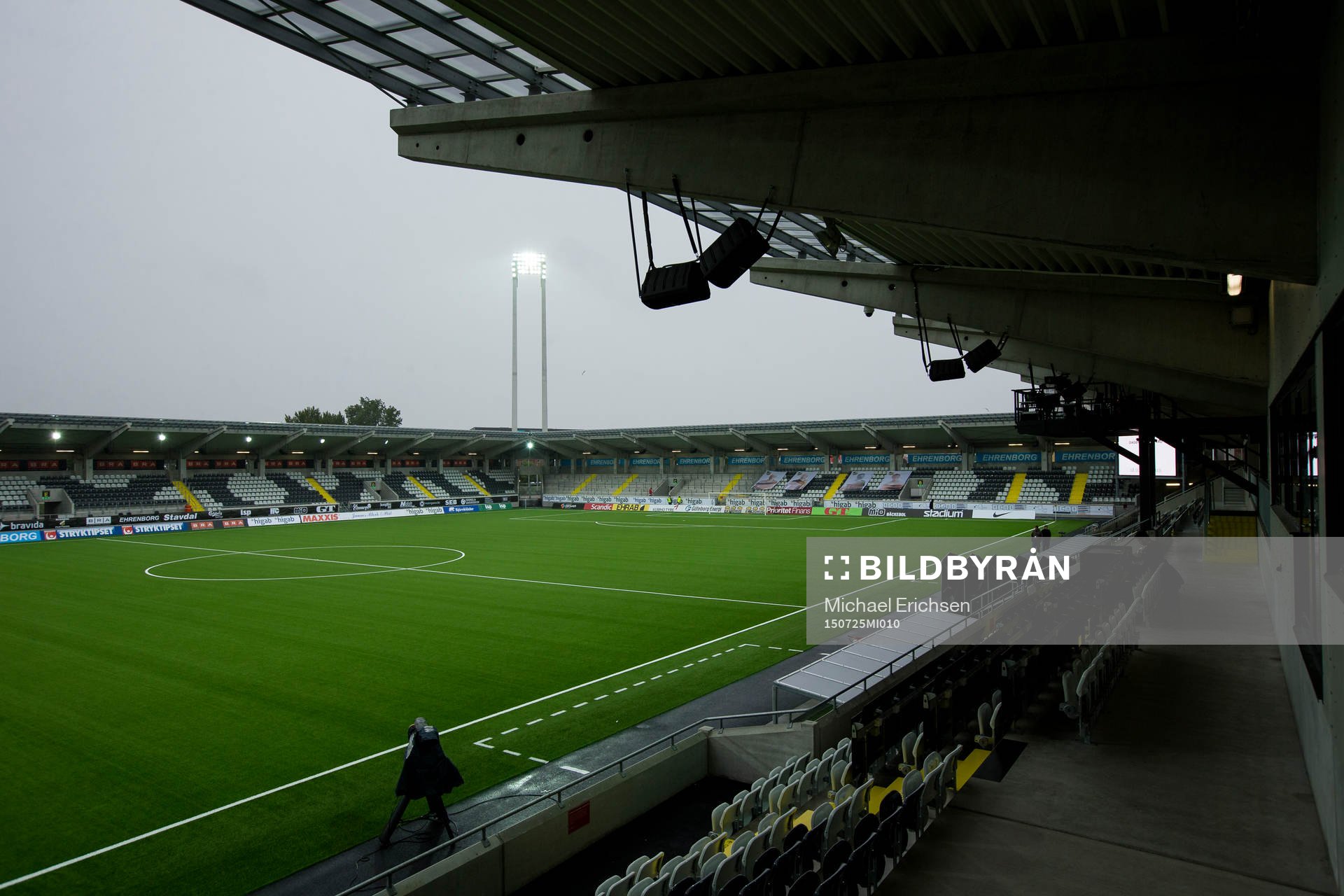 Vy över Bravida Arena från pressutgången innan