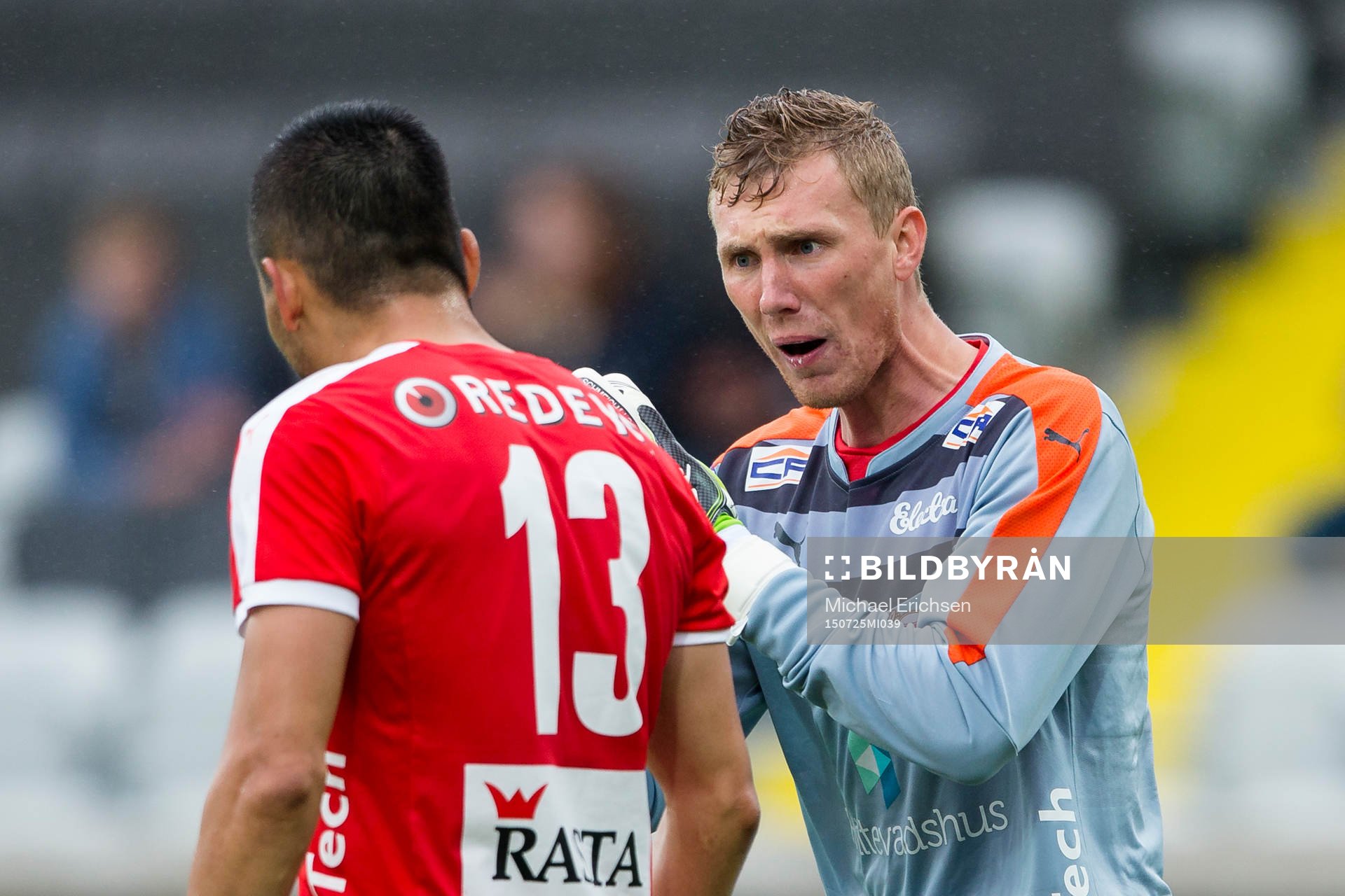 Kalmars målvakt Lars Cramer skäller på Emin Nouri