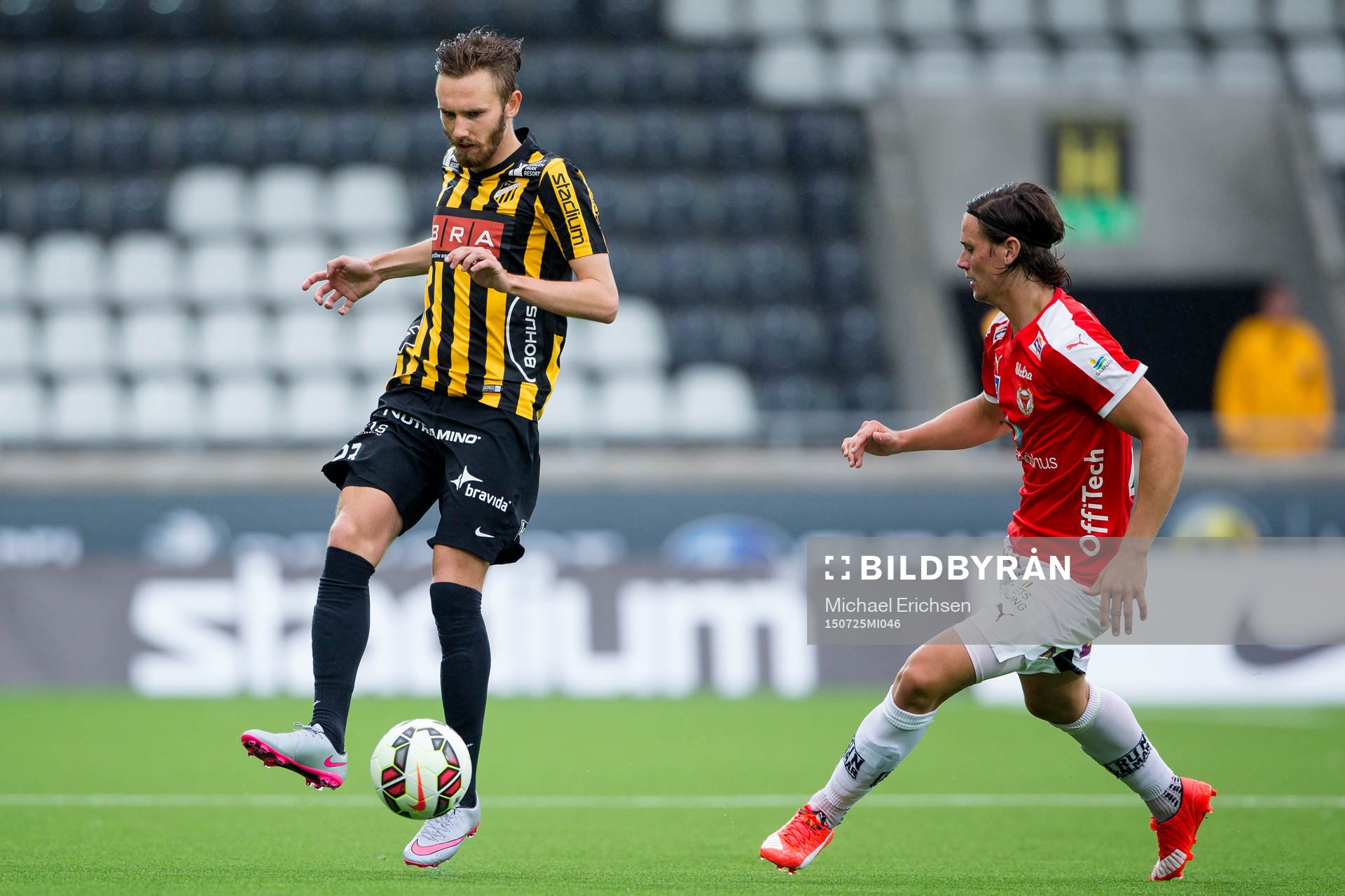 Häckens Simon Sandberg mot Kalmars Marcus Antonsson