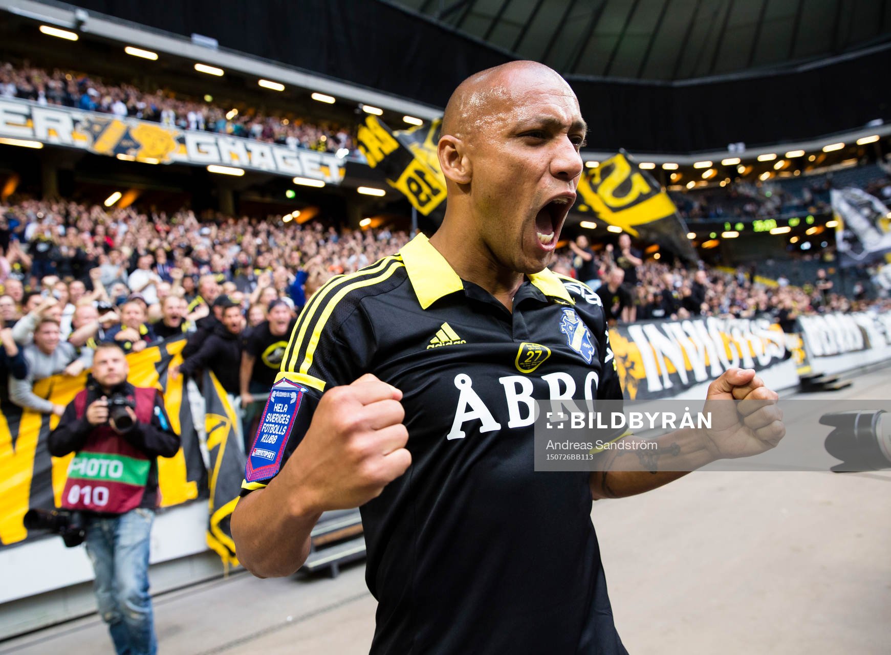 AIK:s Alessandro Silva Pereira firar 3-0 målet under fotbollsmatchen i Allsvenskan mellan AIK och Elfsborg den 26 Juli 2015 i Stockholm. 