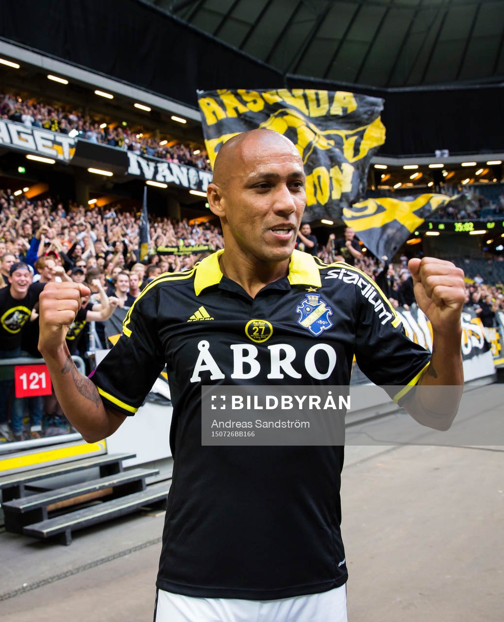 AIK:s Alessandro Silva Pereira firar 3-0 under fotbollsmatchen i Allsvenskan mellan AIK och Elfsborg den 26 Juli 2015 i Stockholm. 
