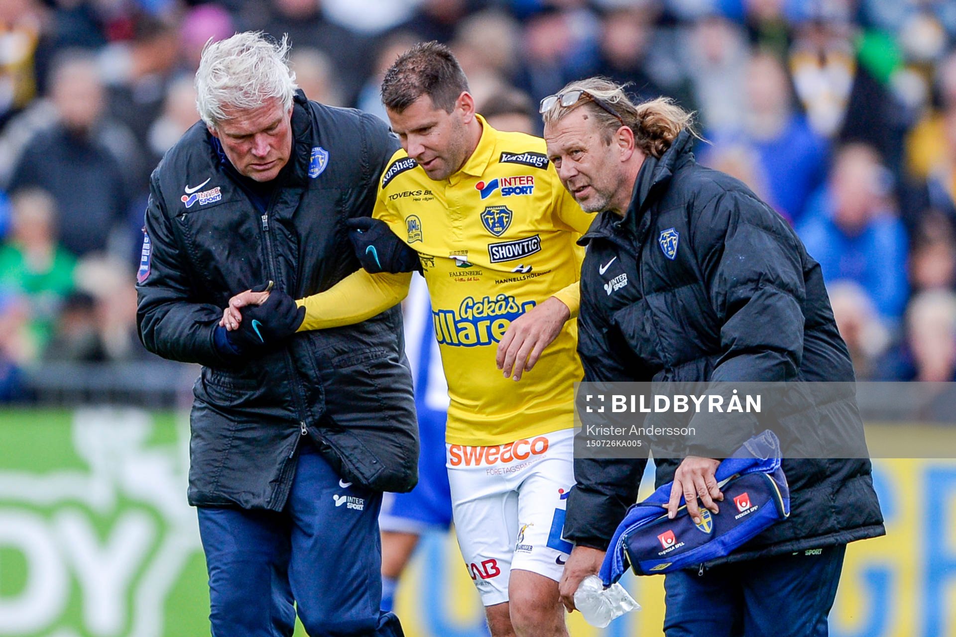 Falkenbergs Stefan Rodevåg lämnar planen skadad