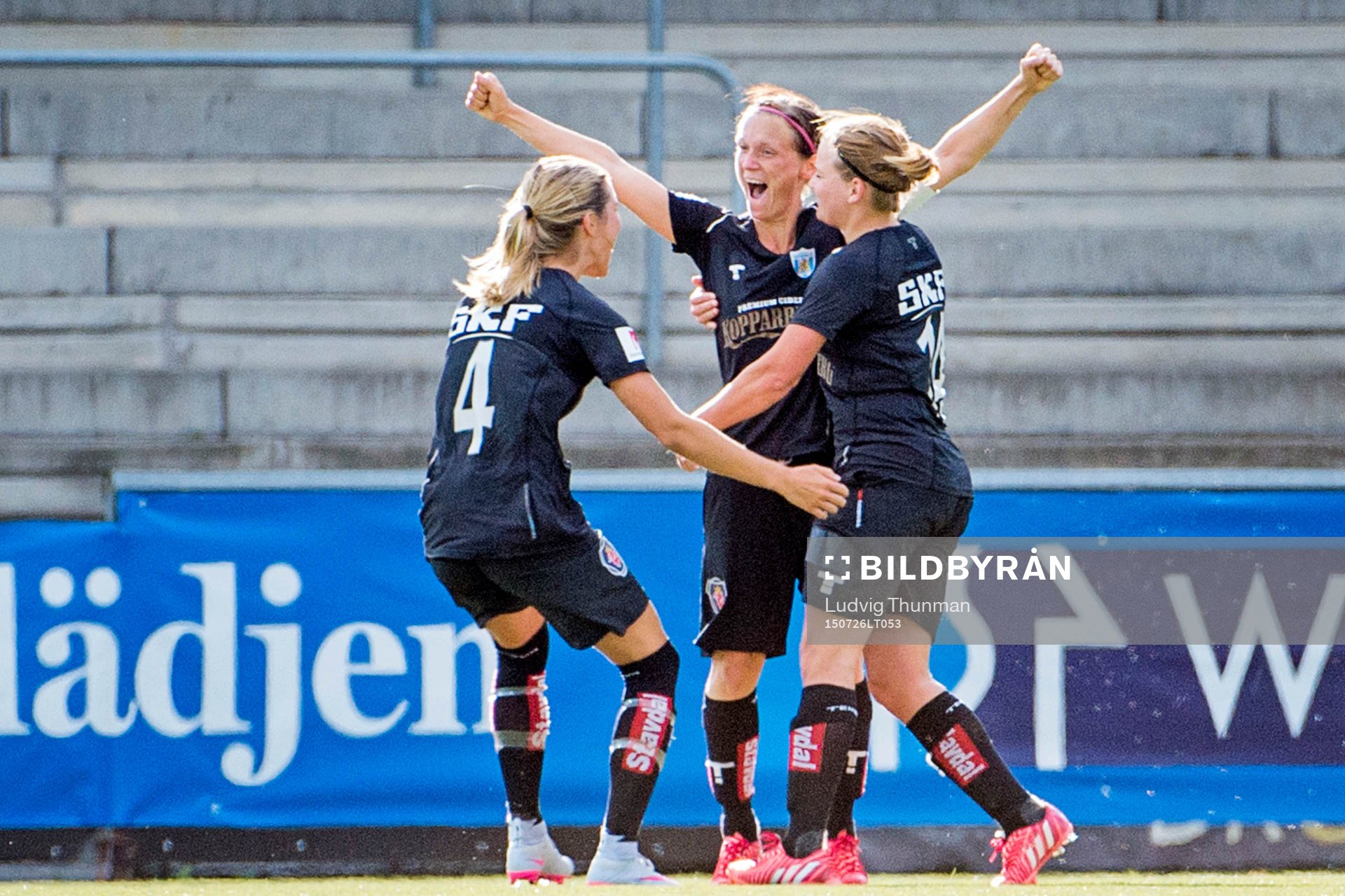 Göteborgs Andrine Hegerberg och Sara Linden firar Marlene