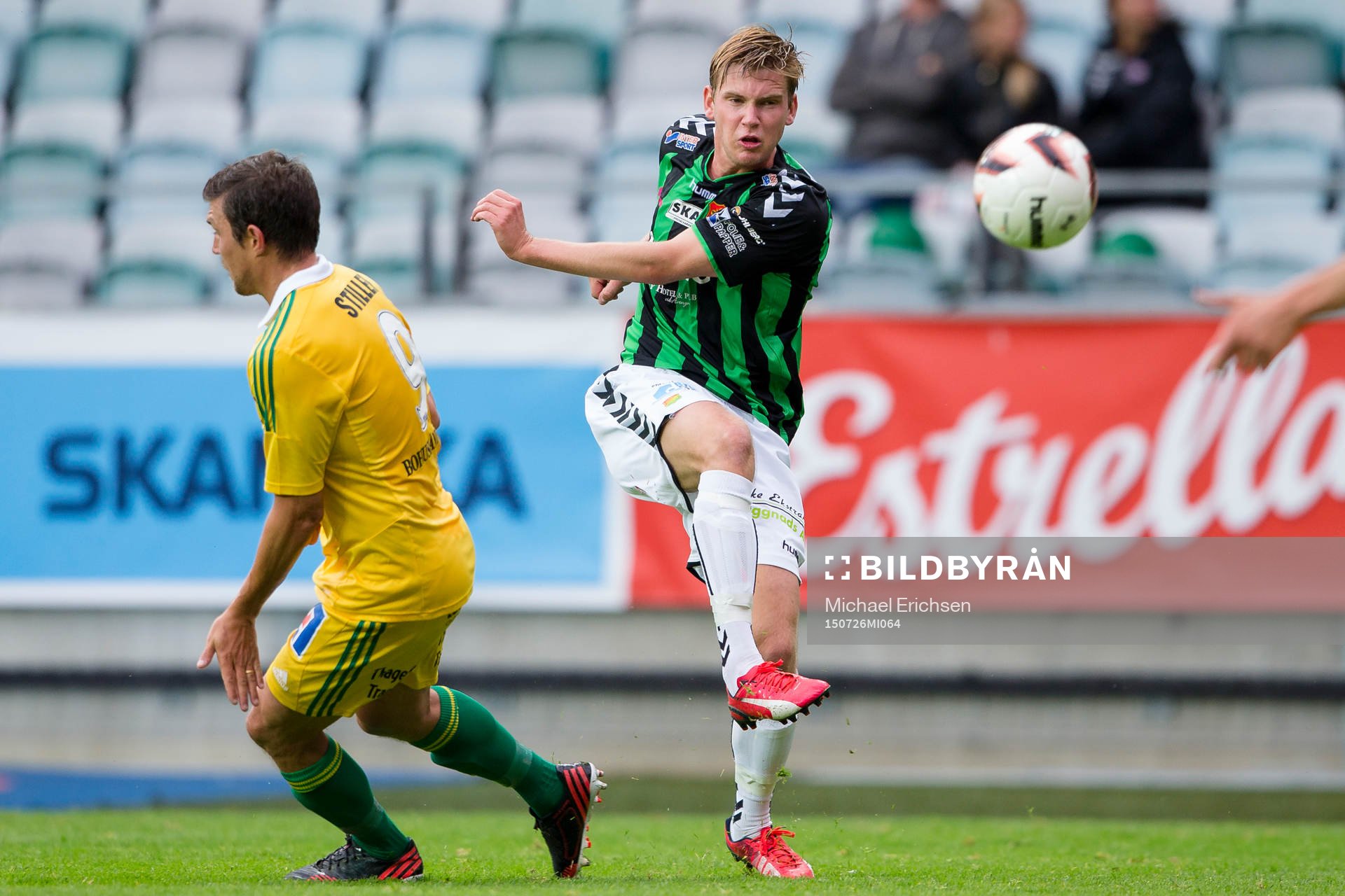 GAIS Arnar Bragi Bergsson skjuter ett skott