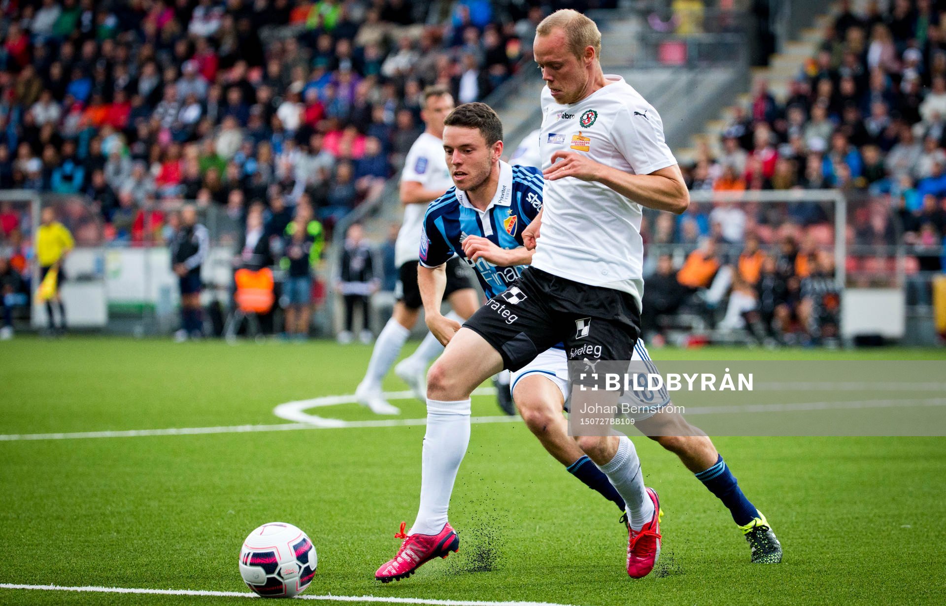 Djurgårdens Kerim Mrabti och Örebros Patrik Haginge