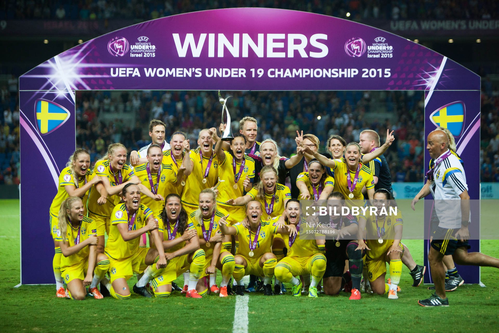 Sveriges spelare firar efter finalen i U19 EM i fotboll mellan Spanien och Sverige den 27 juli 2015 i Netanya.