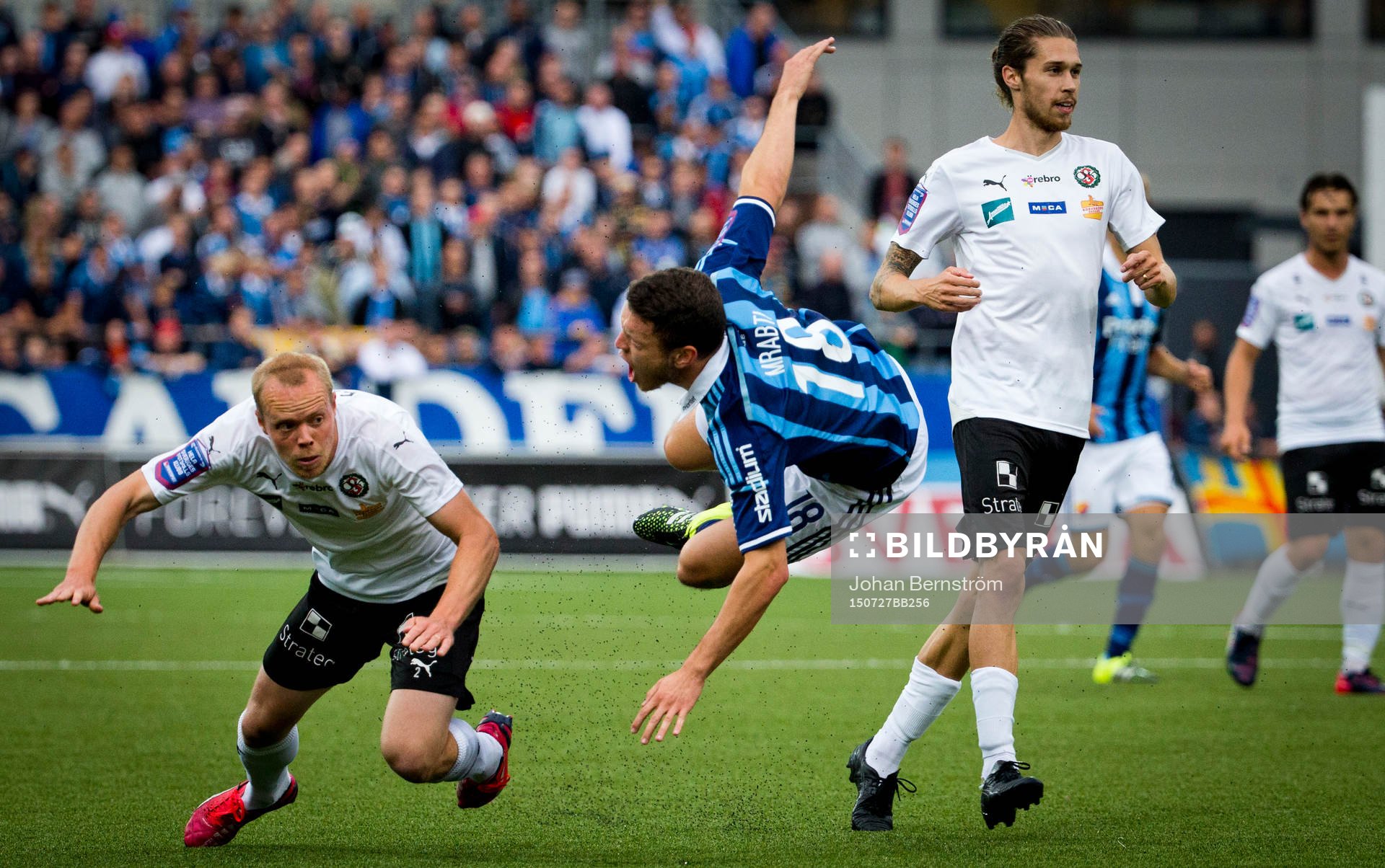 Djurgårdens Kerim Mrabti fick en rejäl flygtur