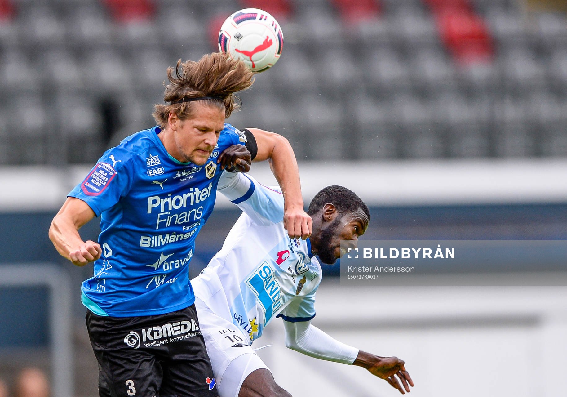 Halmstads Fredrik Liverstam och Gefles Dioh Williams i en