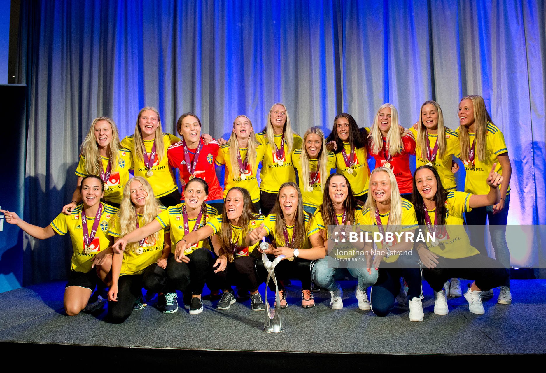 Sveriges F19-spelare hyllas för sitt EM-guld i fotboll vid