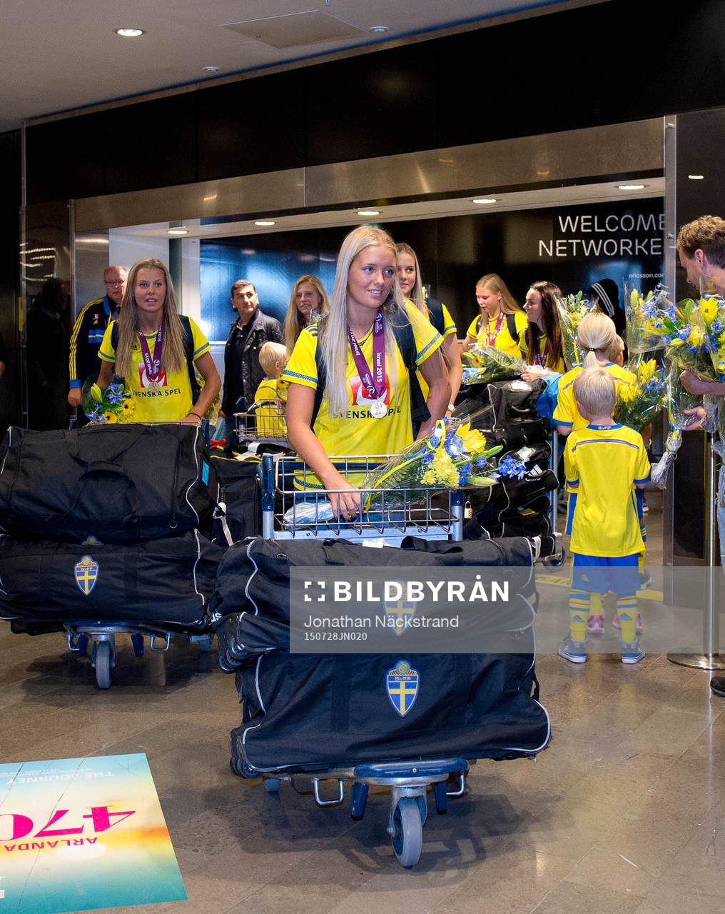 Sveriges F19-spelare hyllas för sitt EM-guld i fotboll vid