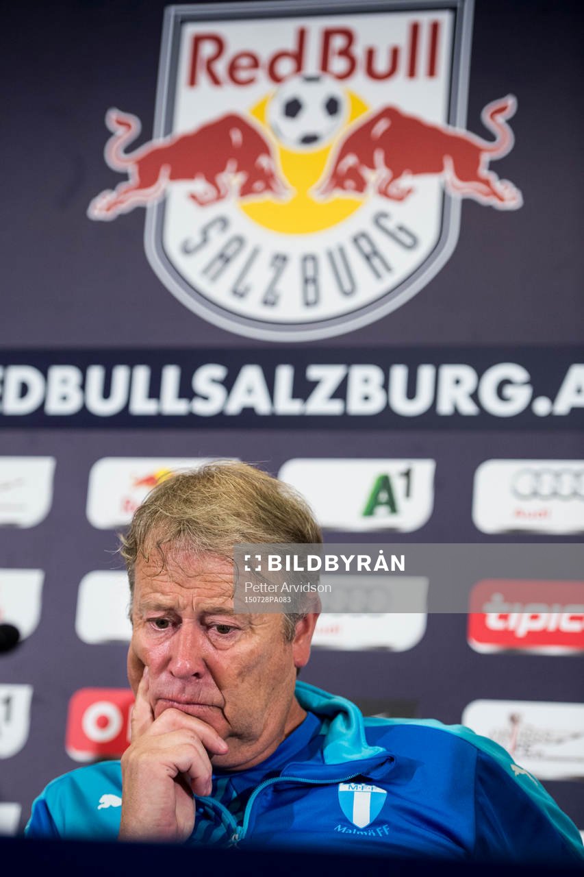 Malmö FFs tränare Åge Hareide ser deppig ut